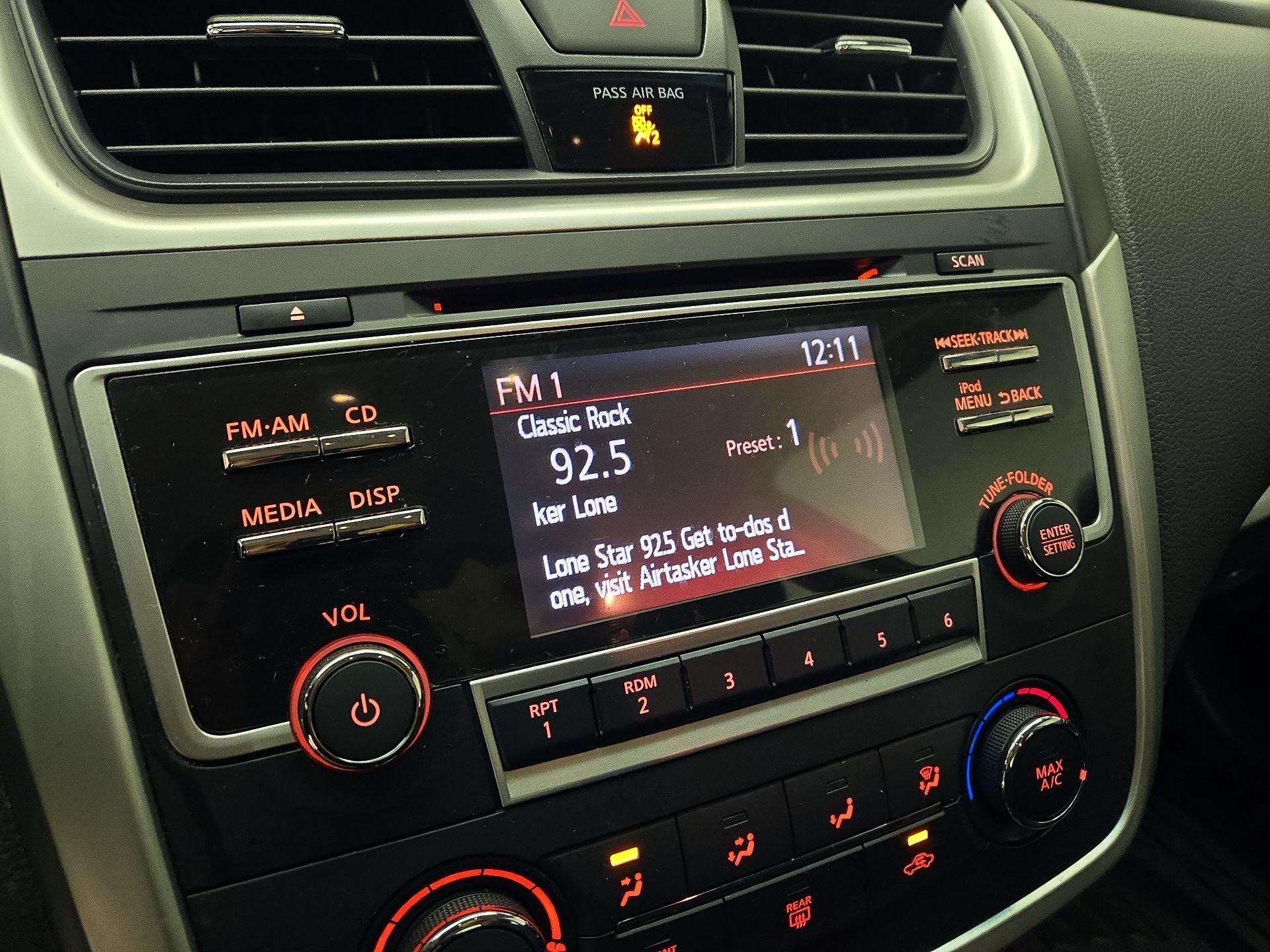 Thumbnail: 2017 Nissan Altima - 15