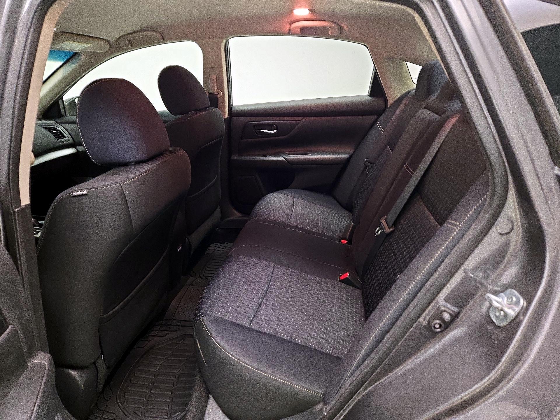 Thumbnail: 2017 Nissan Altima - 19