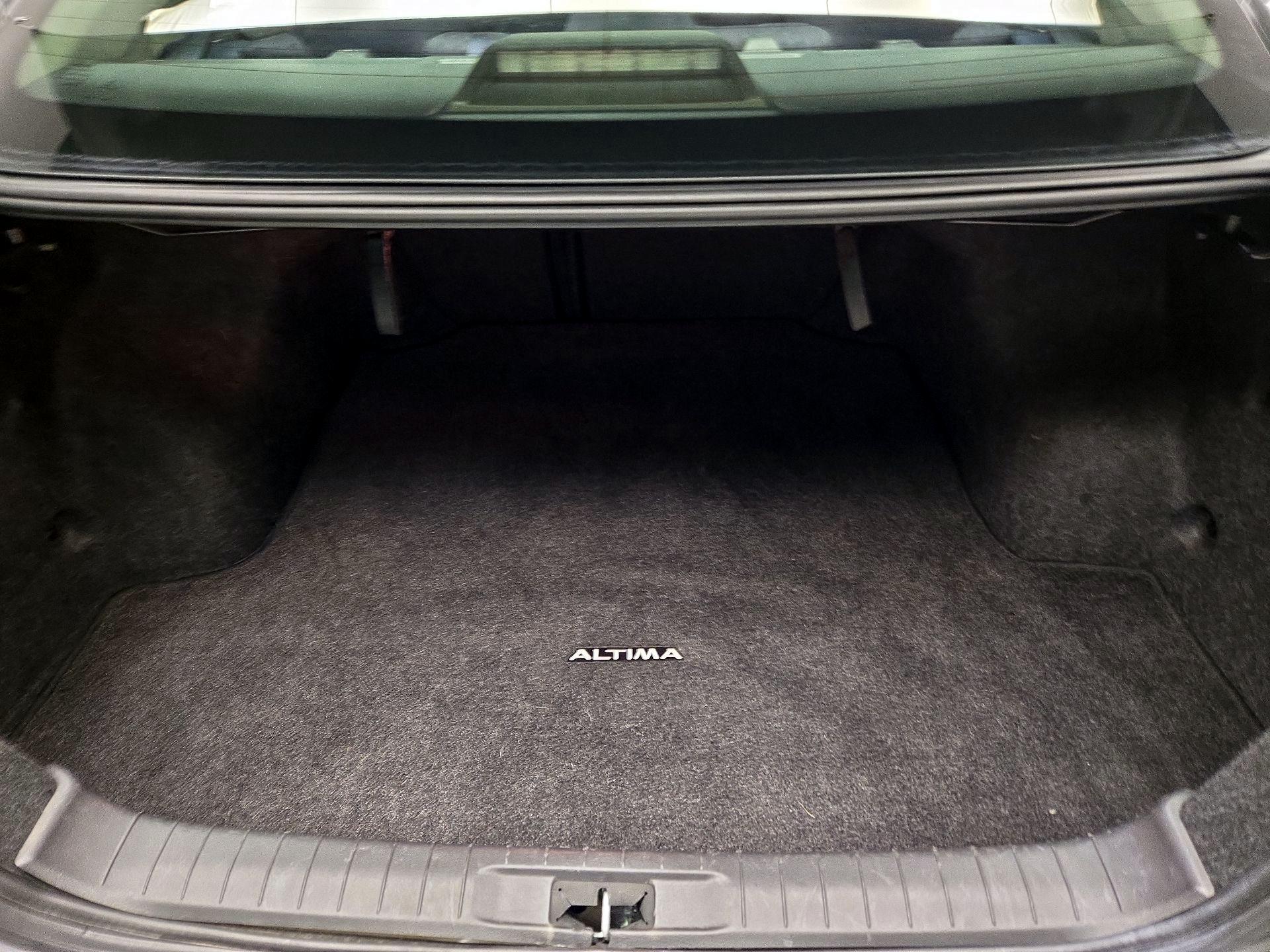 Thumbnail: 2017 Nissan Altima - 20