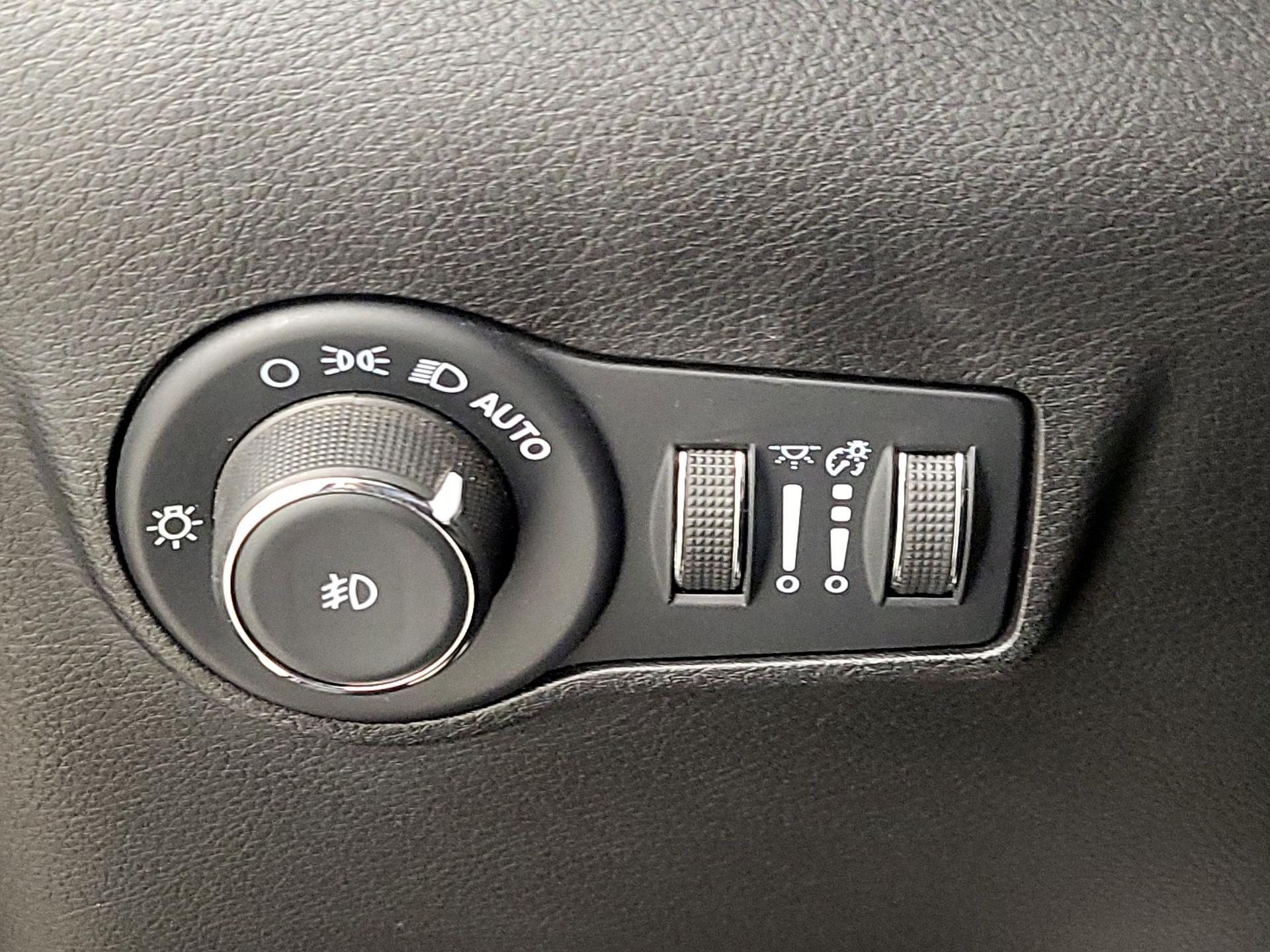 Thumbnail: 2022 Jeep Compass - 11