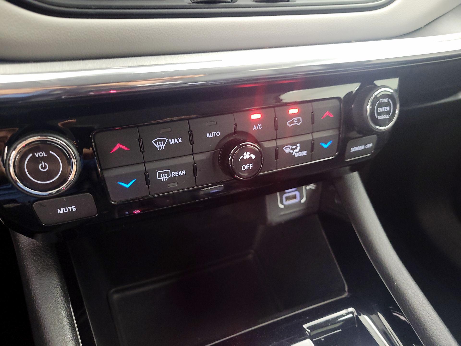 Thumbnail: 2022 Jeep Compass - 14