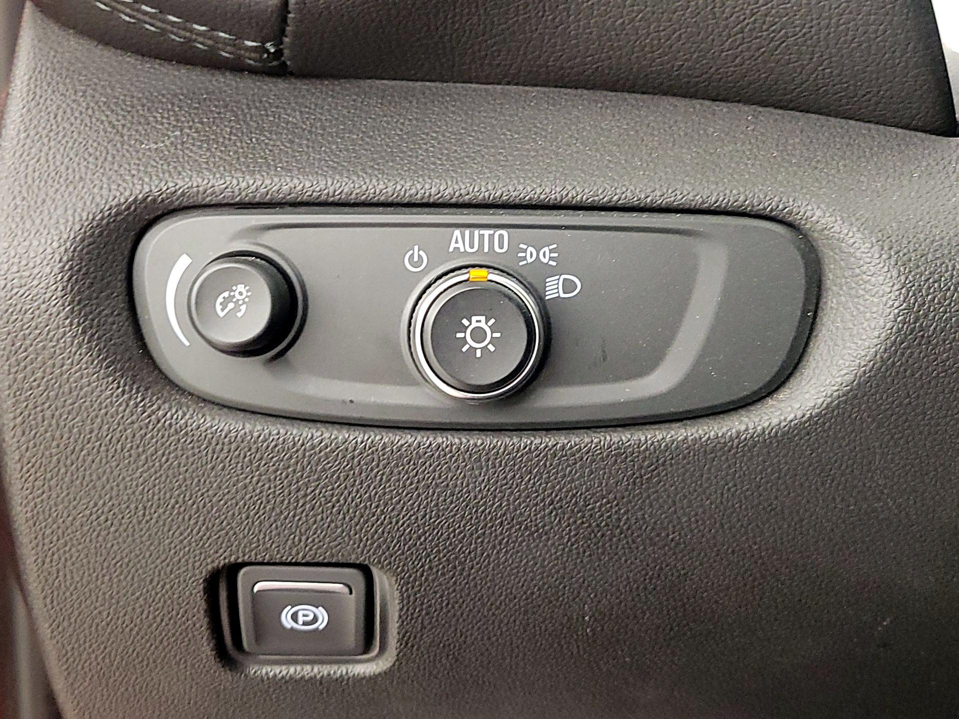 Thumbnail: 2020 Chevrolet Blazer - 11