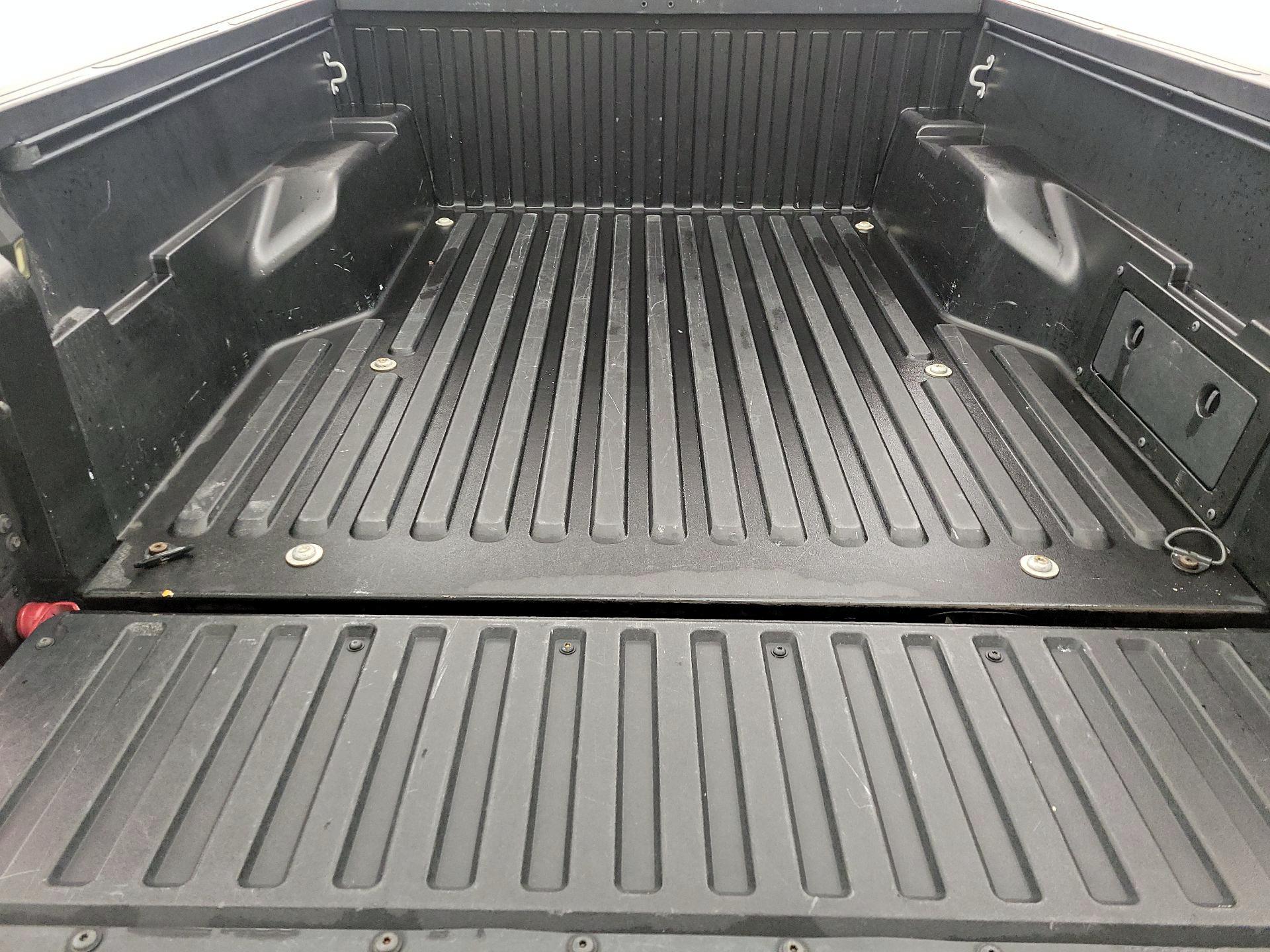 Thumbnail: 2022 Toyota Tacoma - 18