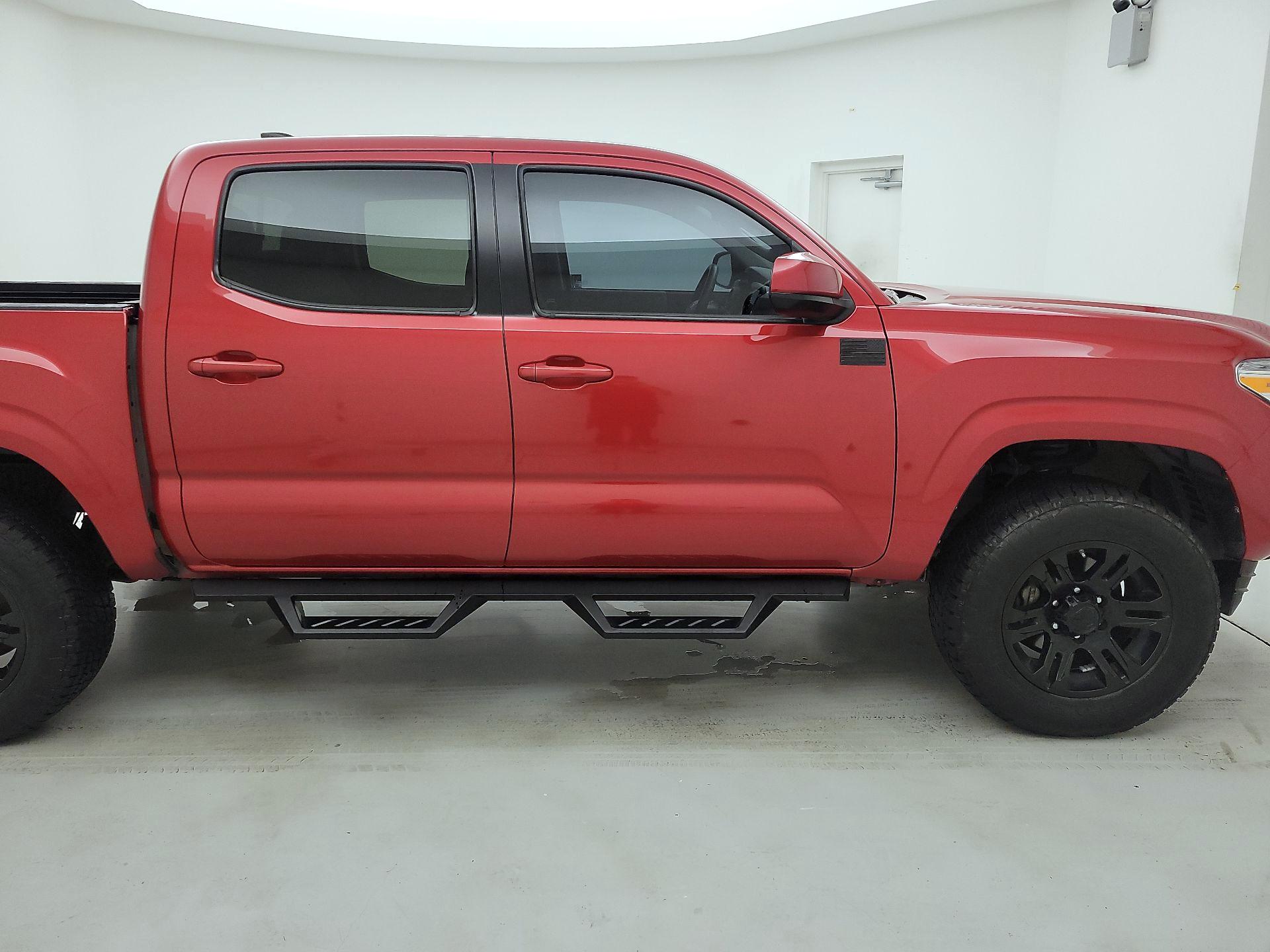 Thumbnail: 2022 Toyota Tacoma - 4