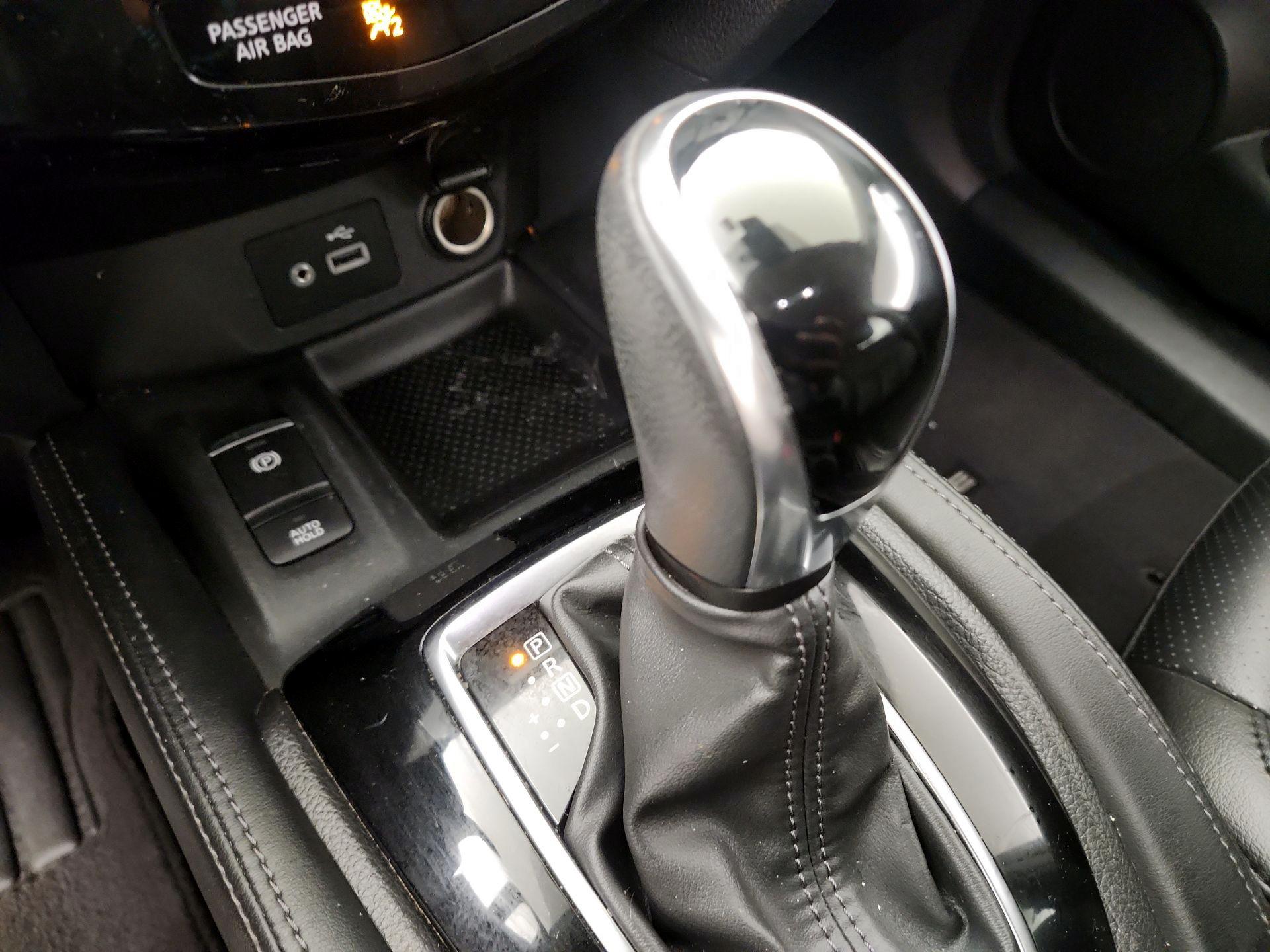 Thumbnail: 2019 Nissan Rogue - 17