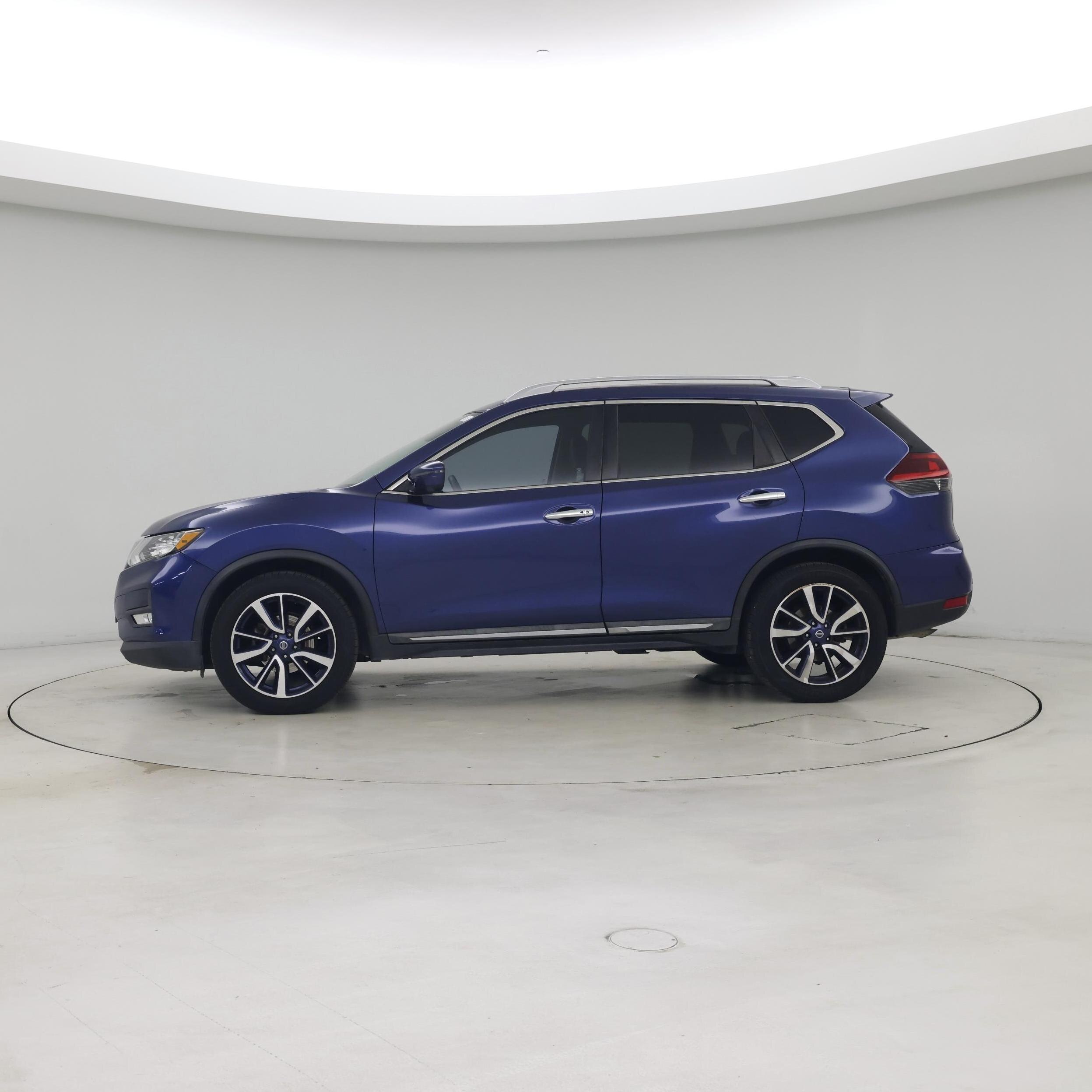 Thumbnail: 2019 Nissan Rogue - 3