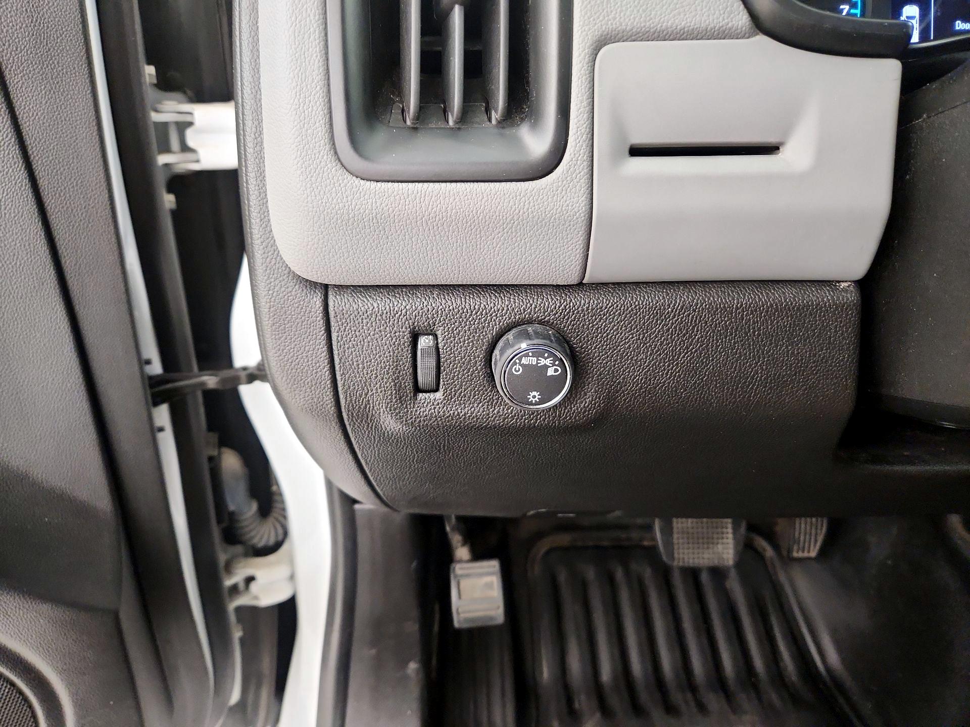 Thumbnail: 2022 Chevrolet Colorado - 13