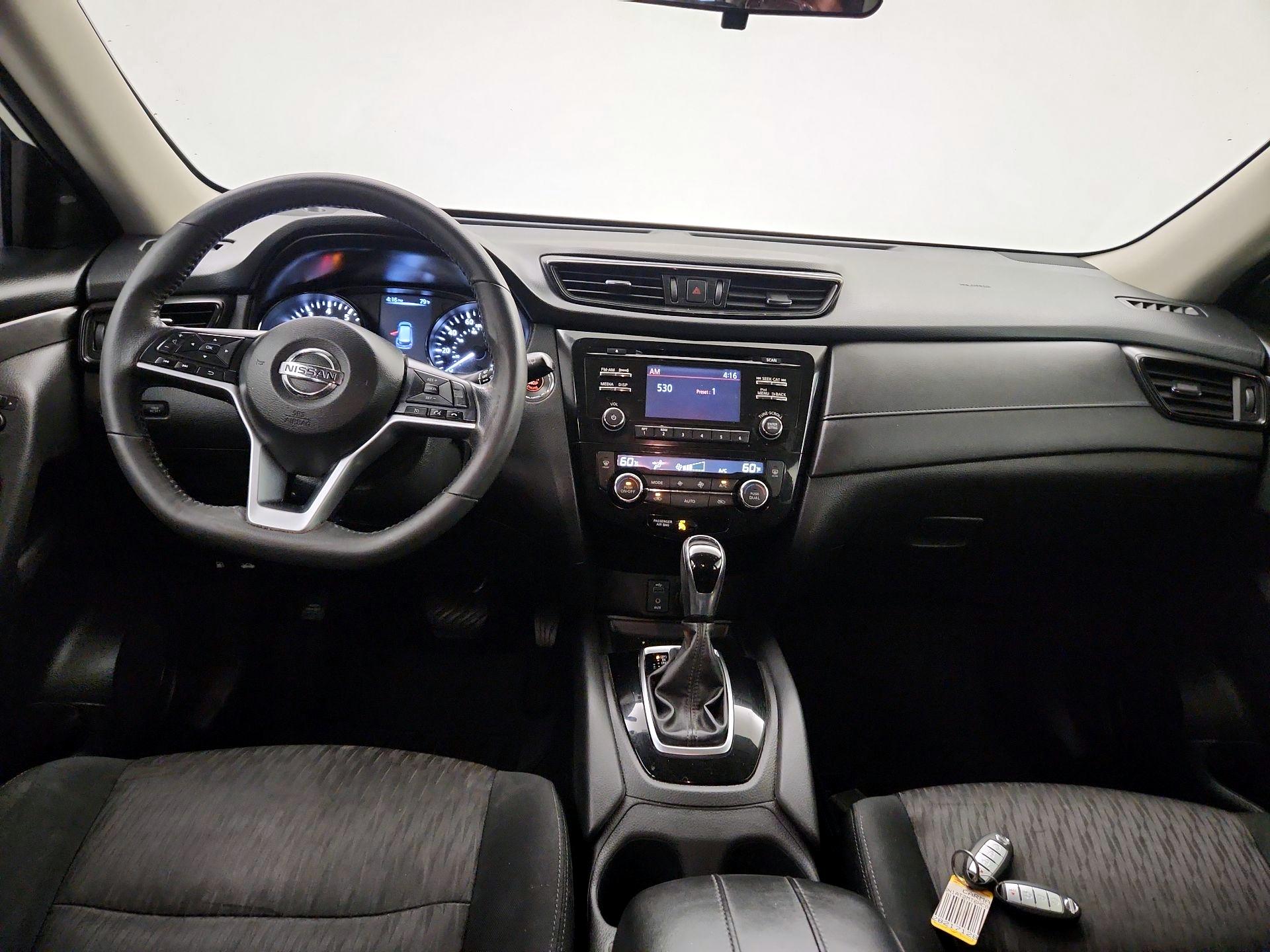 Thumbnail: 2017 Nissan Rogue - 9