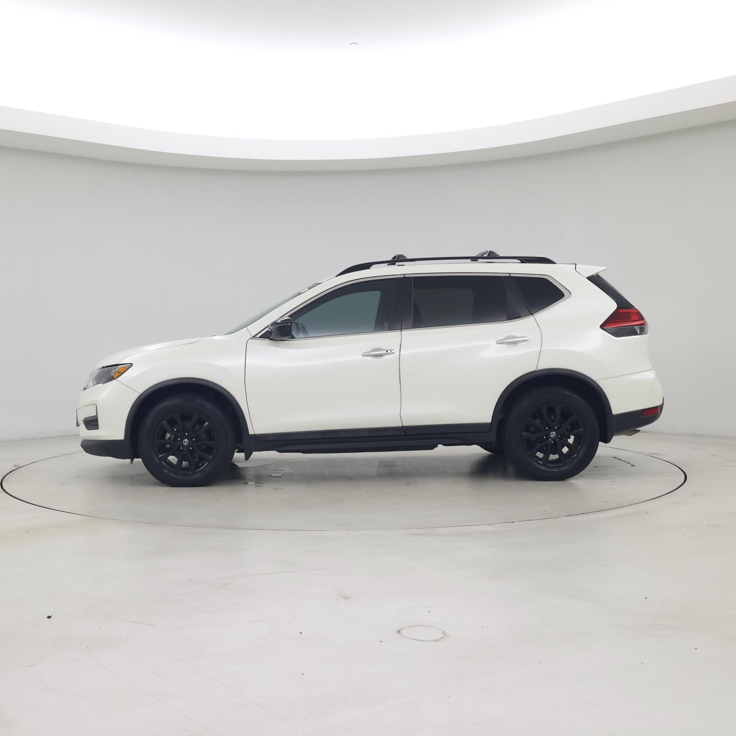 Thumbnail: 2017 Nissan Rogue - 3