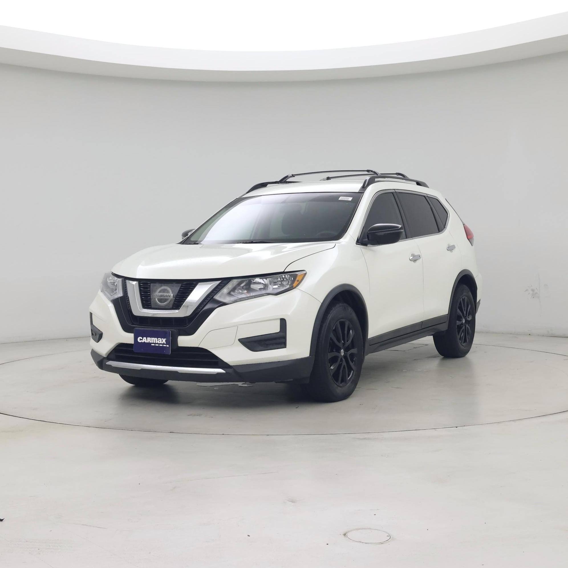 Thumbnail: 2017 Nissan Rogue - 4