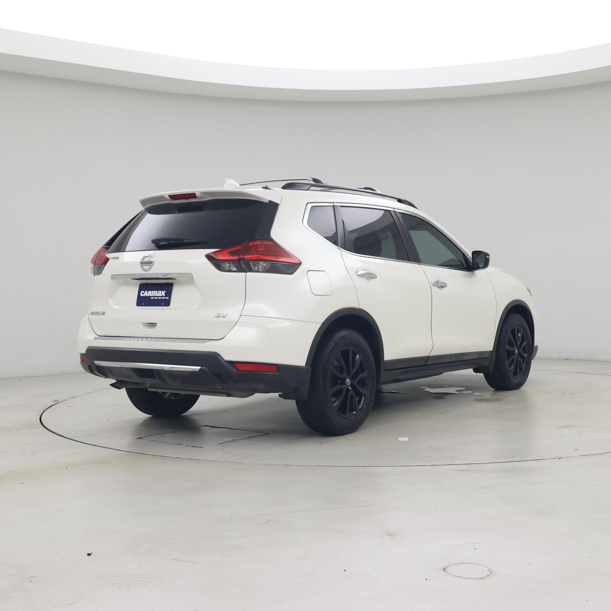 Thumbnail: 2017 Nissan Rogue - 8