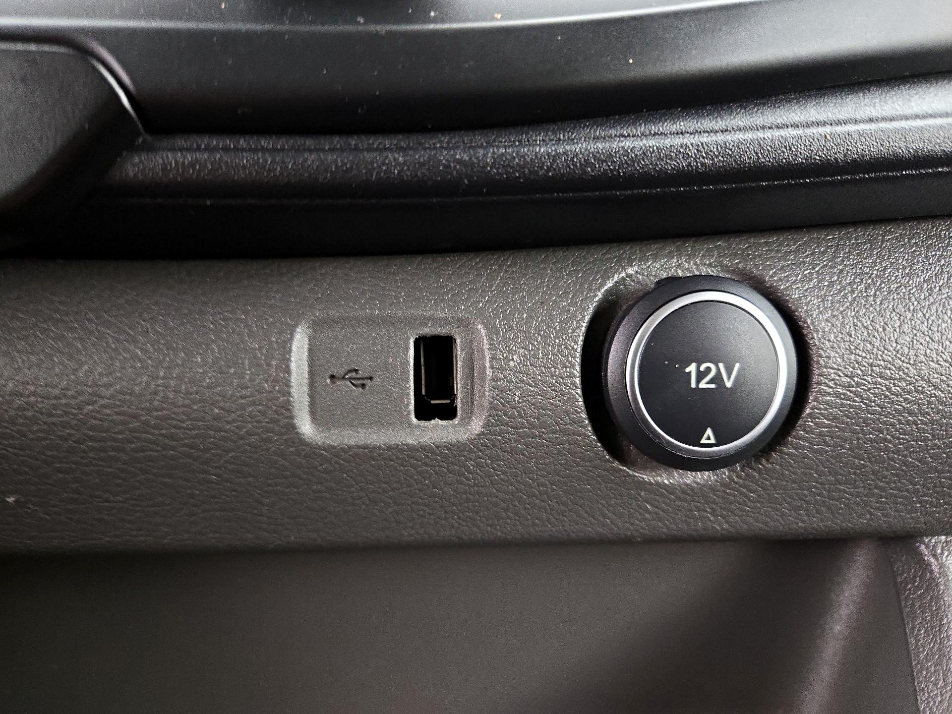 Thumbnail: 2020 Ford Transit Series - 18