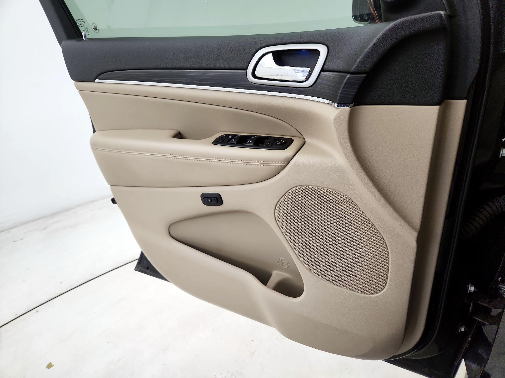 Thumbnail: 2021 Jeep Grand Cherokee - 12