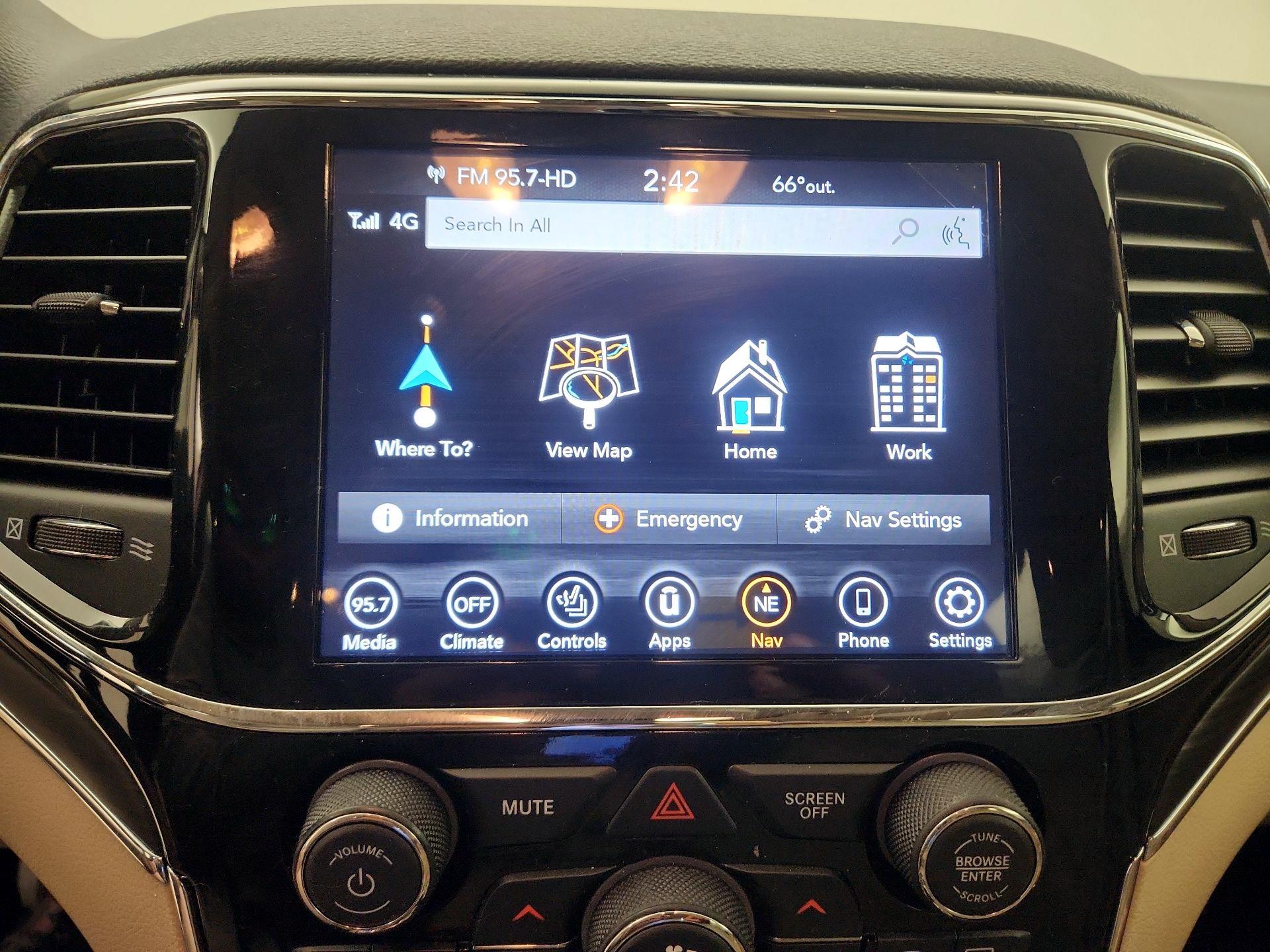 Thumbnail: 2021 Jeep Grand Cherokee - 14