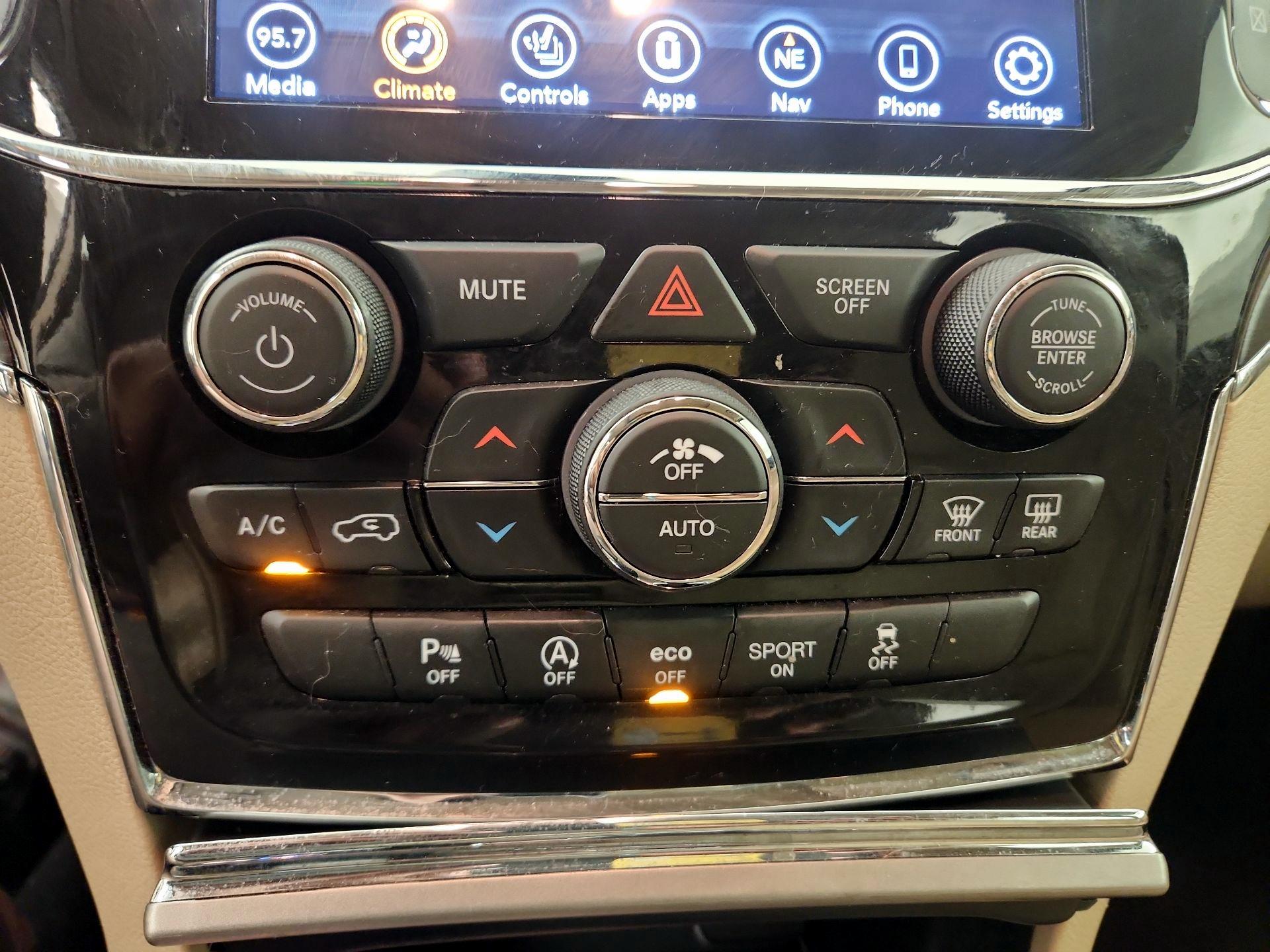 Thumbnail: 2021 Jeep Grand Cherokee - 17