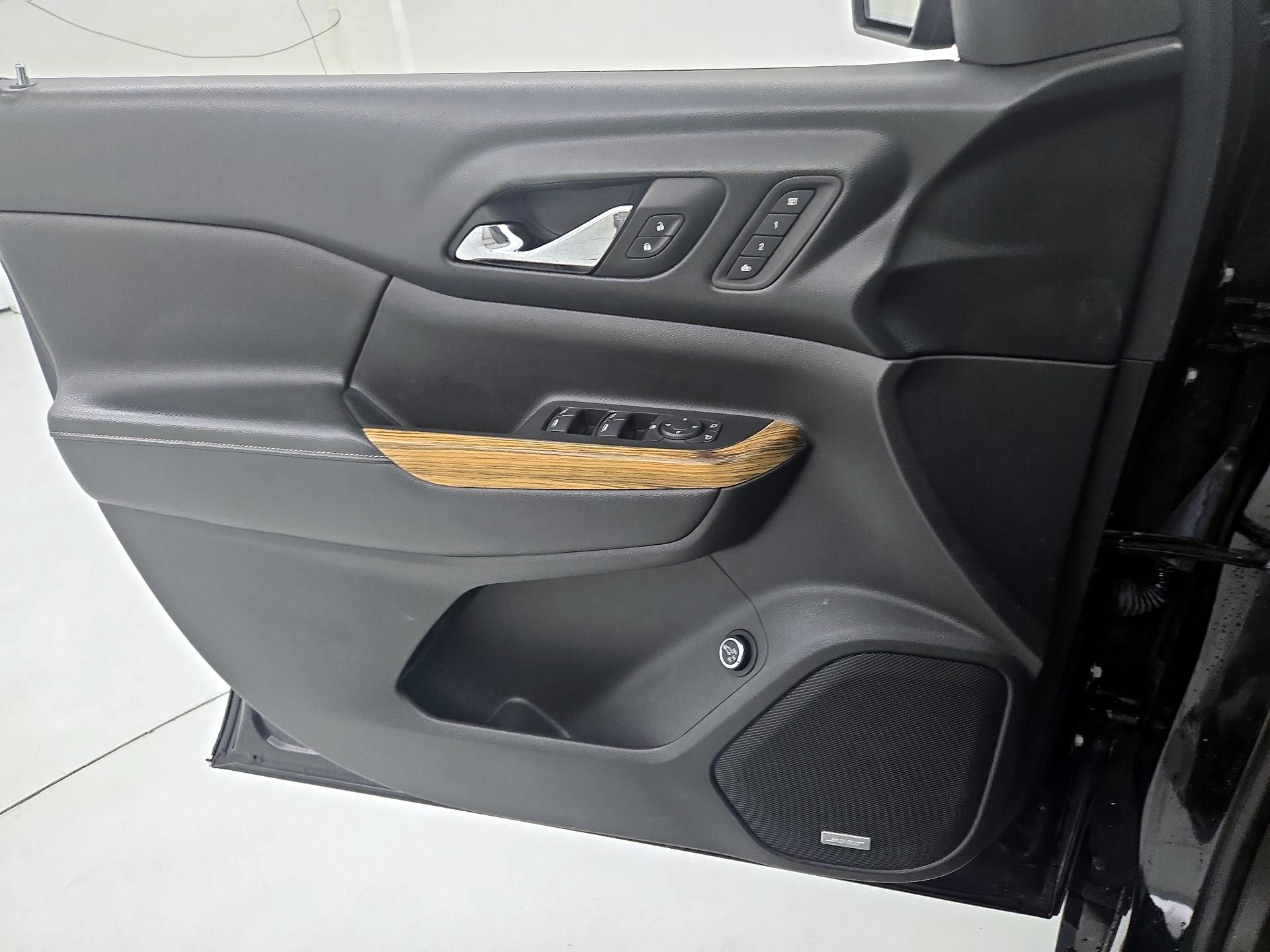 Thumbnail: 2017 GMC Acadia - 12