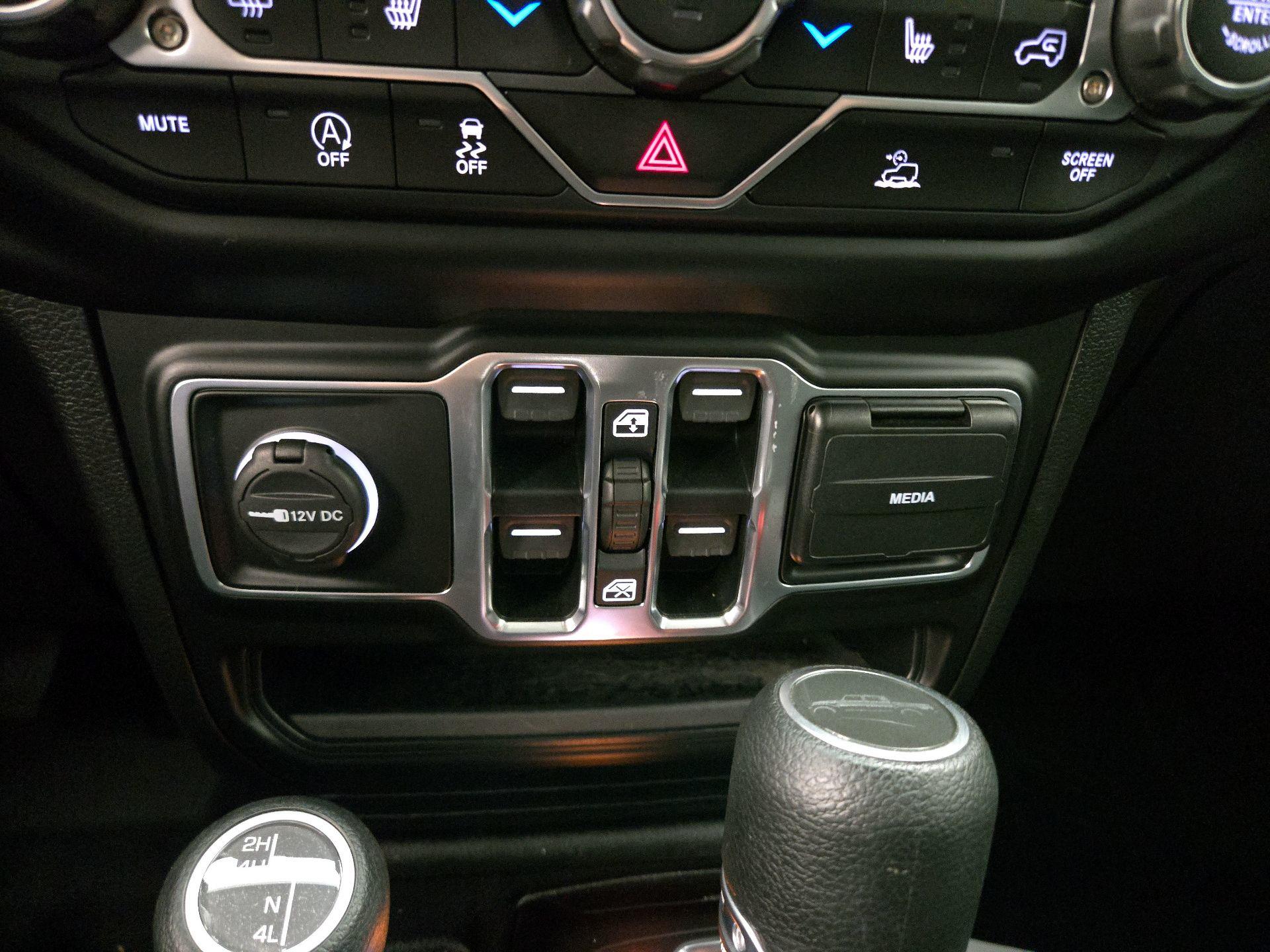 Thumbnail: 2020 Jeep Gladiator - 19