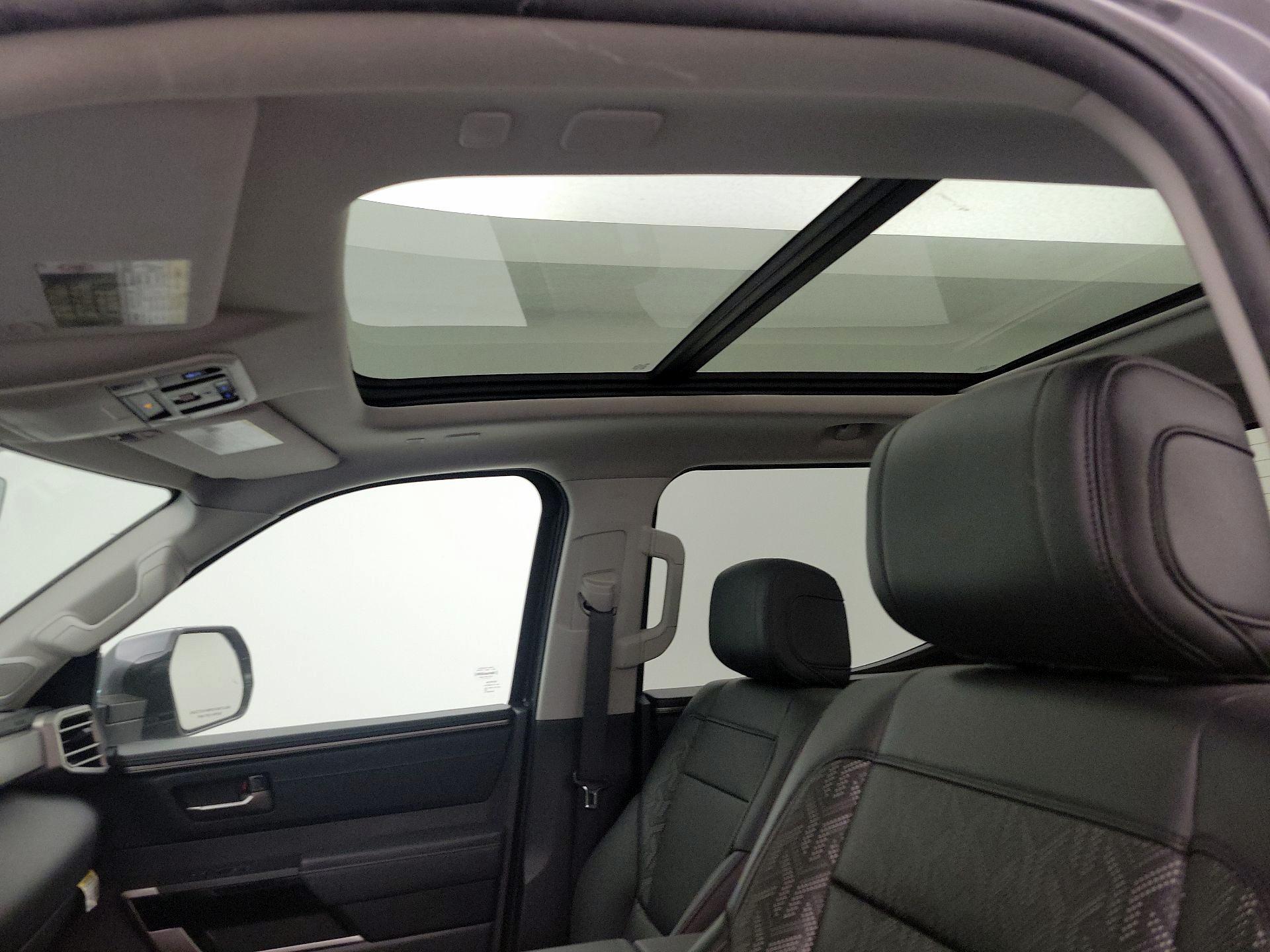 Thumbnail: 2023 Toyota Tundra - 18