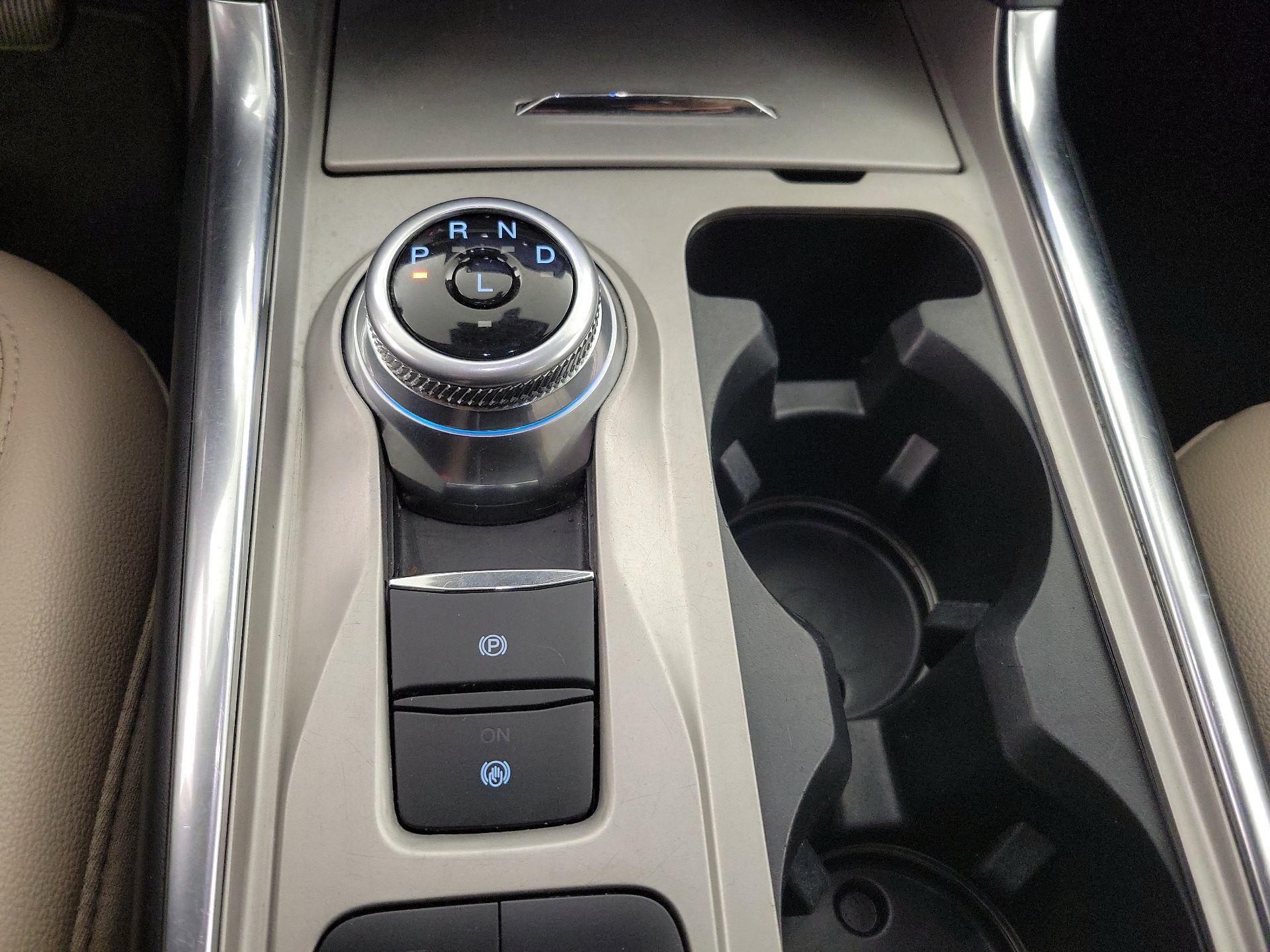 Thumbnail: 2021 Ford Explorer - 17