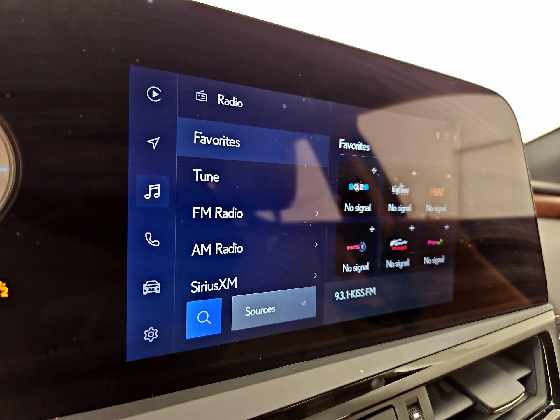 Thumbnail: 2025 Lexus ES - 15