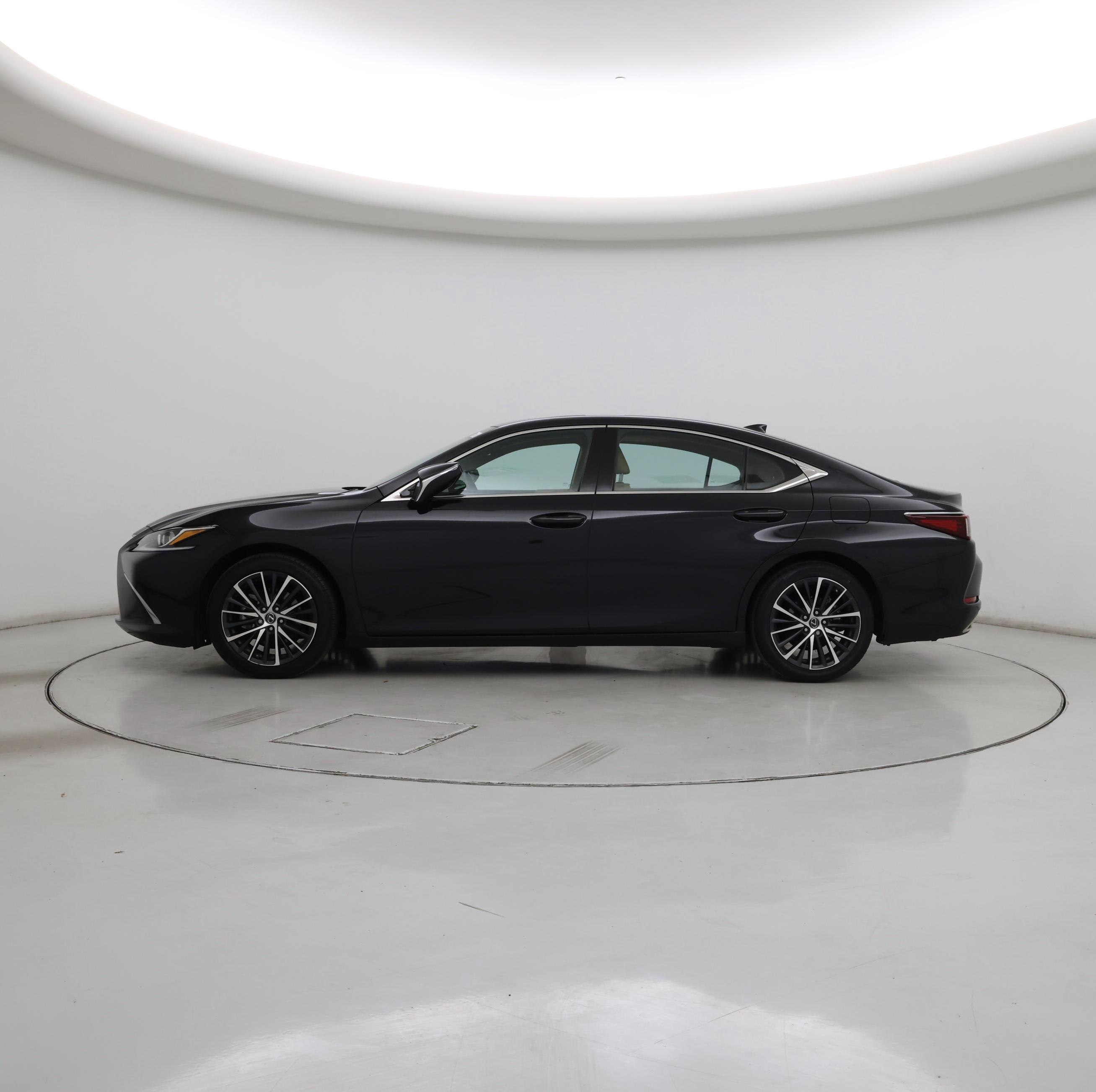 Thumbnail: 2025 Lexus ES - 3