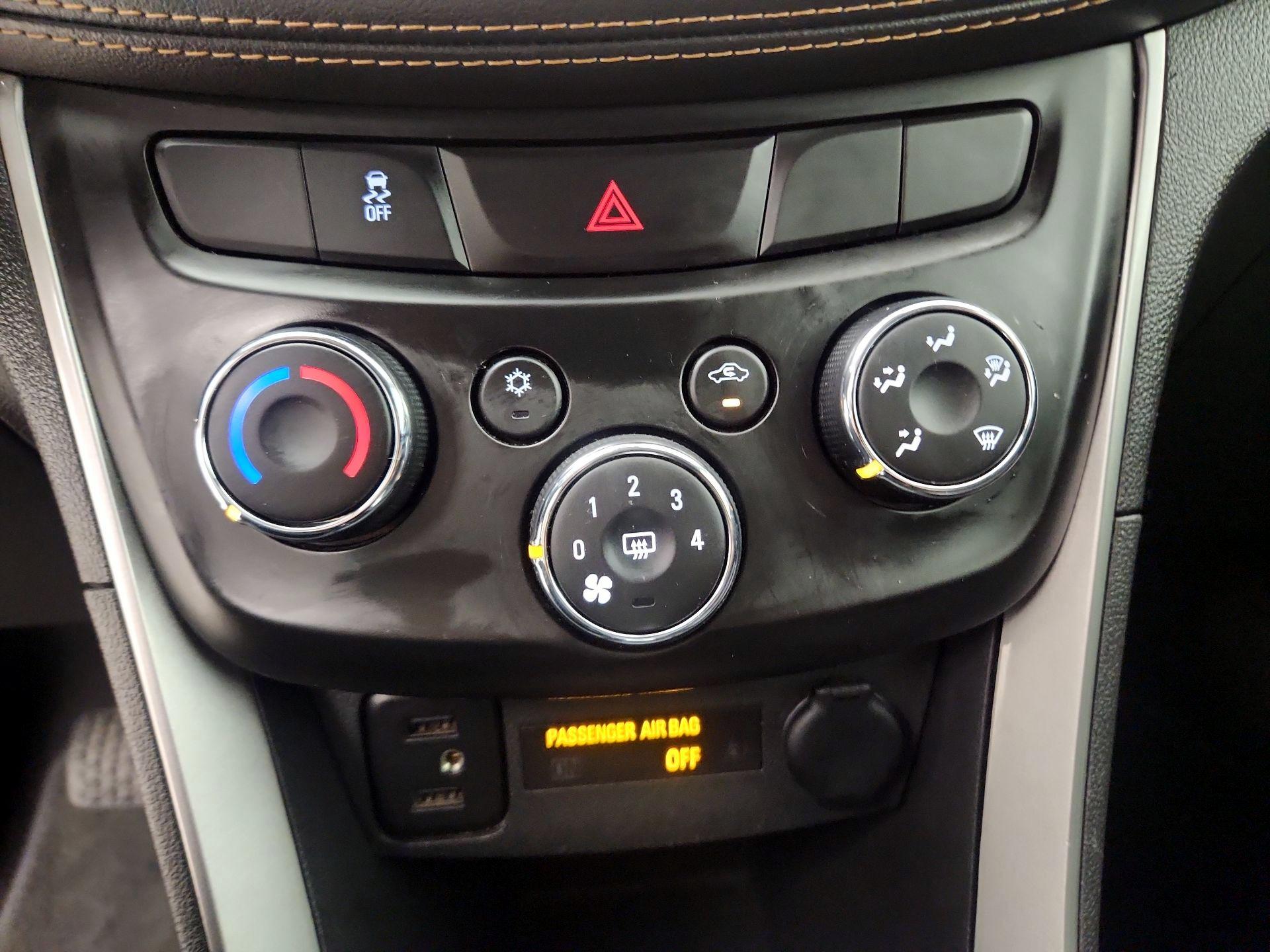 Thumbnail: 2021 Chevrolet Trax - 14