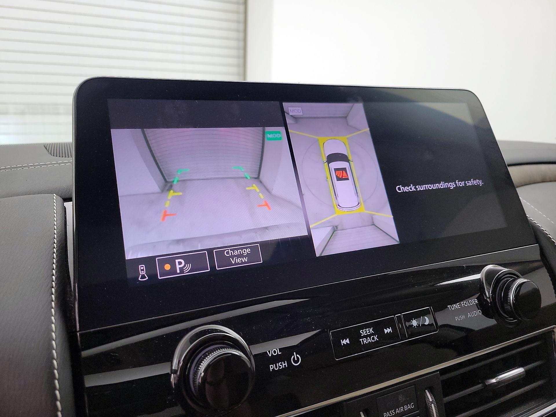 Thumbnail: 2023 INFINITI QX80 - 13