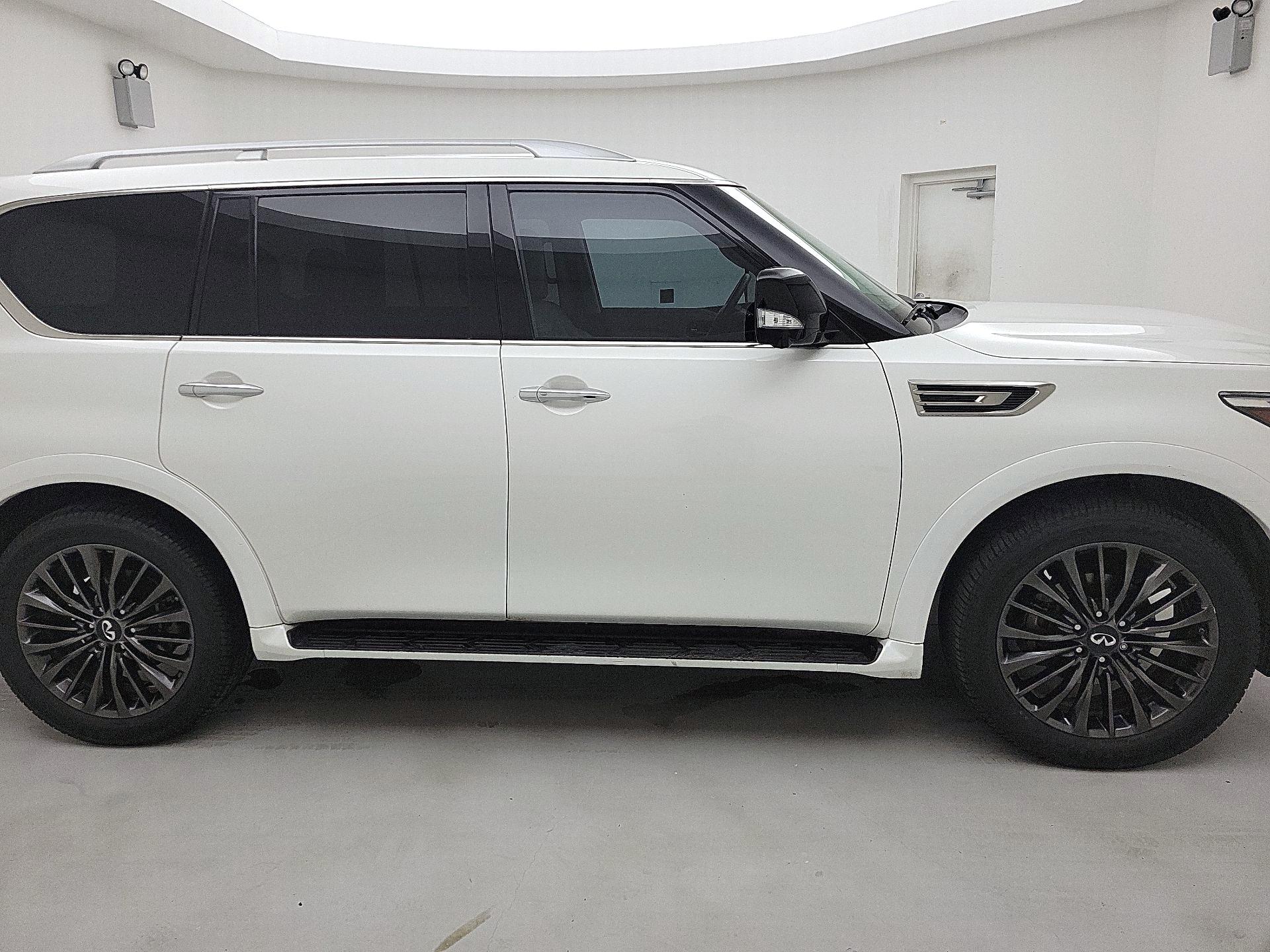 Thumbnail: 2023 INFINITI QX80 - 4