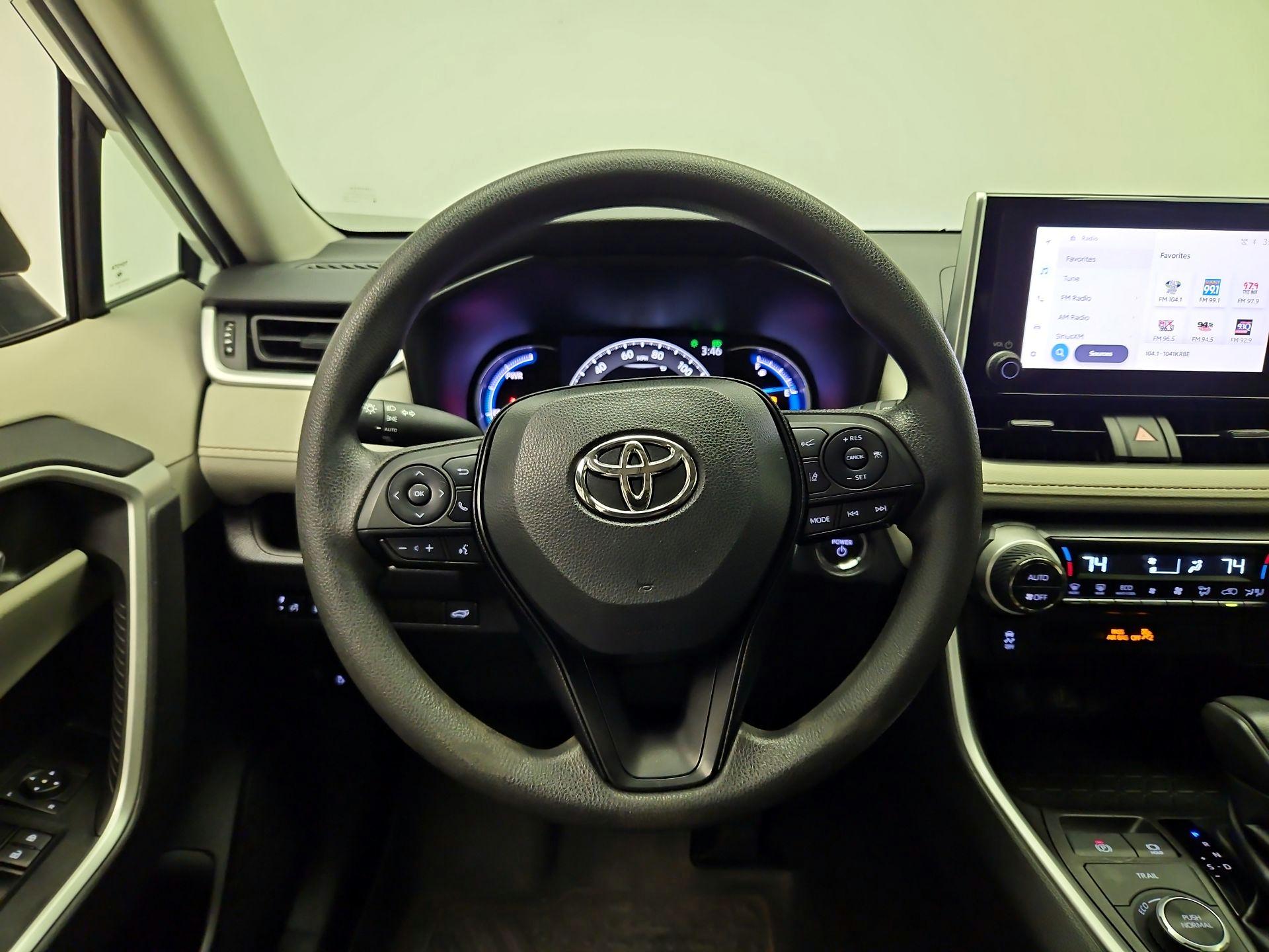 Thumbnail: 2023 Toyota RAV4 - 10