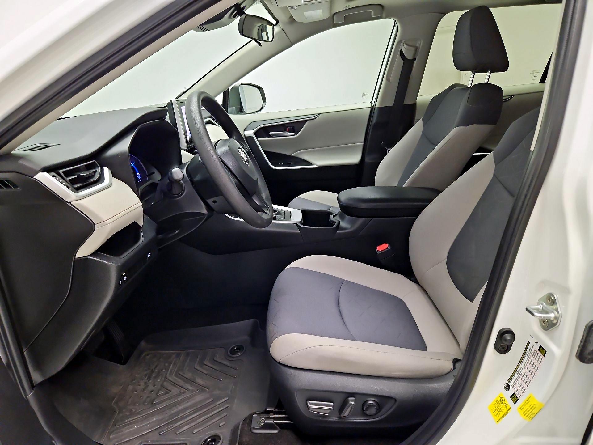 Thumbnail: 2023 Toyota RAV4 - 11