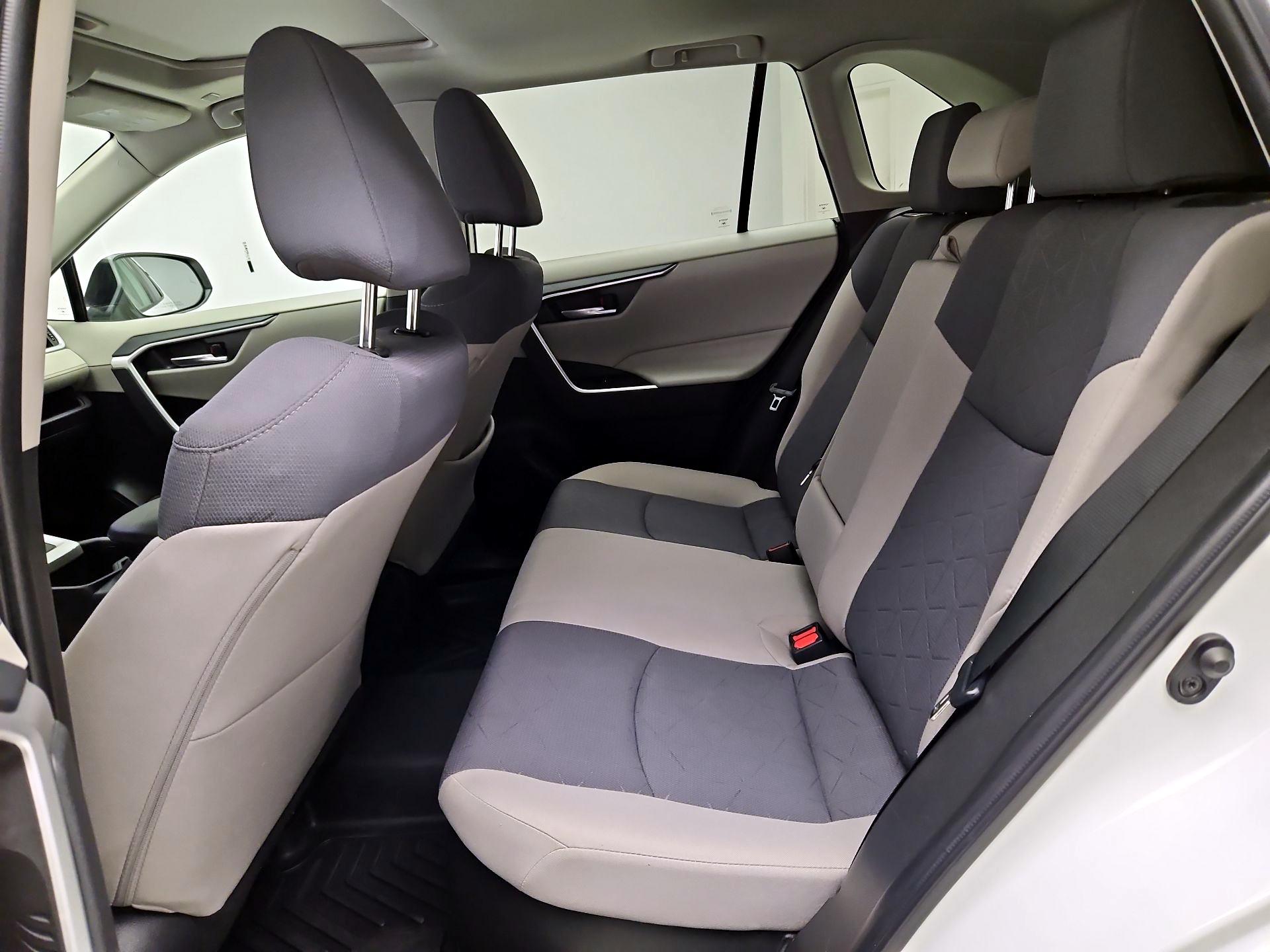 Thumbnail: 2023 Toyota RAV4 - 17