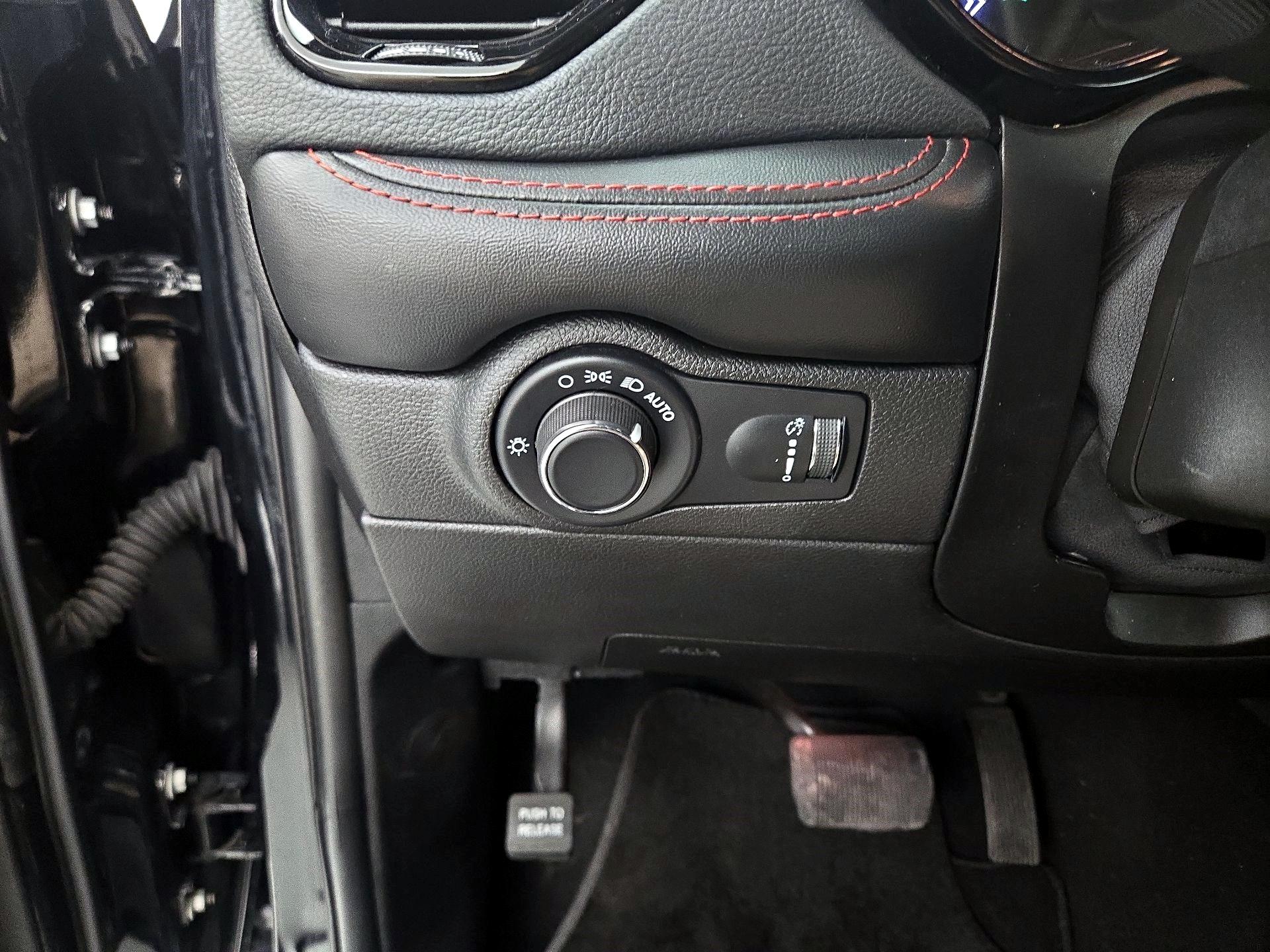 Thumbnail: 2023 Dodge Durango - 13