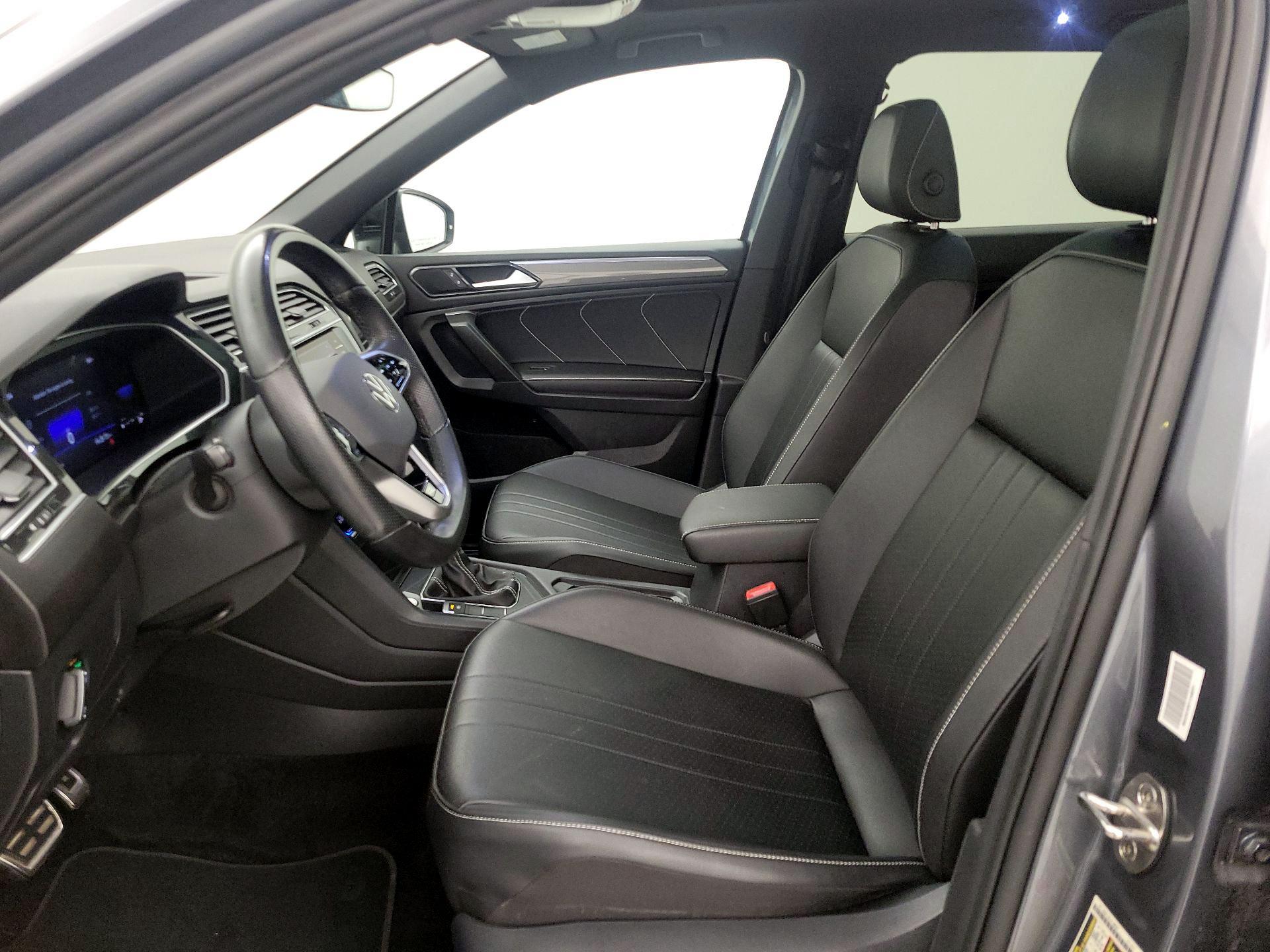 Thumbnail: 2023 Volkswagen Tiguan - 11