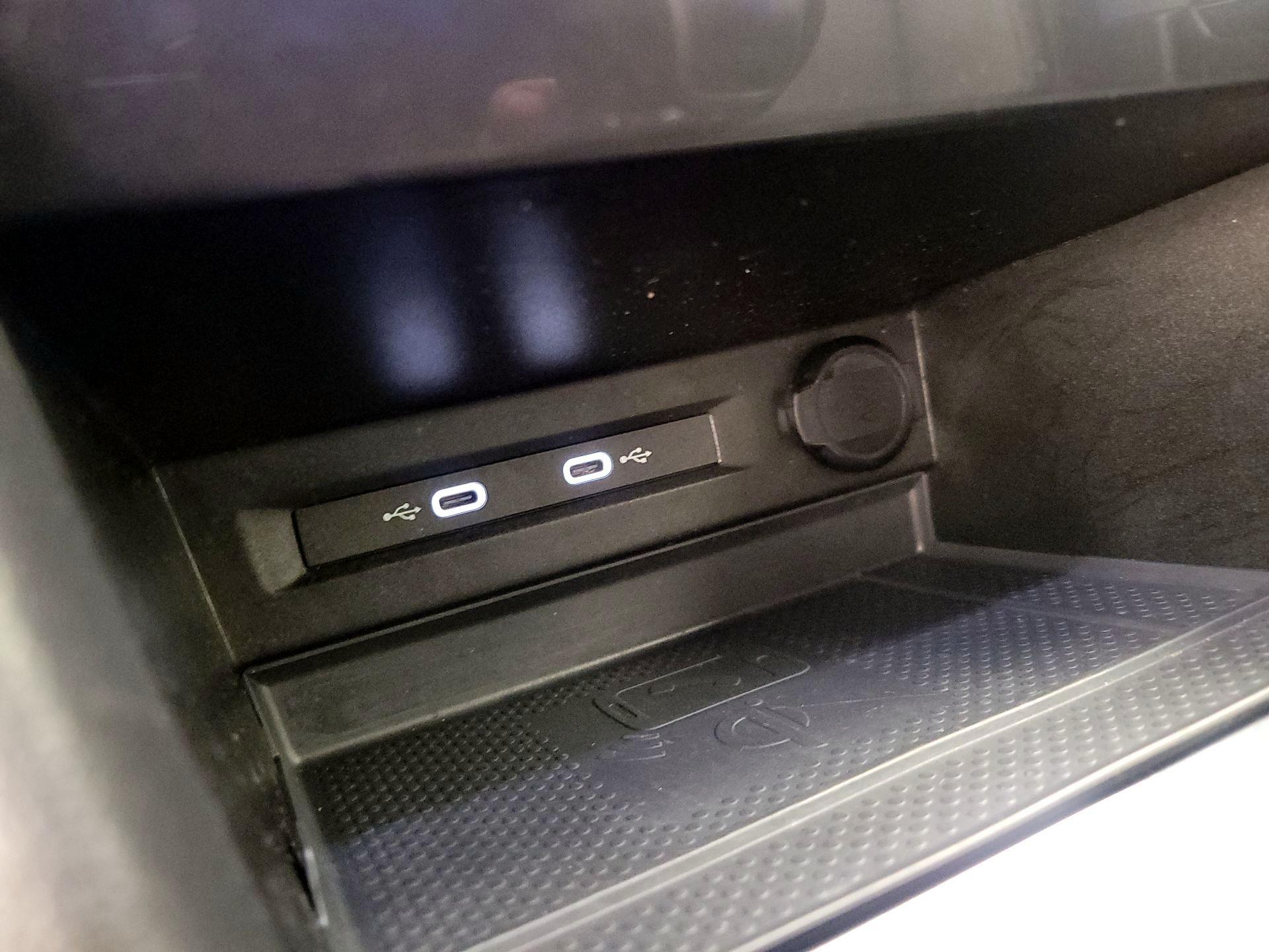 Thumbnail: 2023 Volkswagen Tiguan - 18