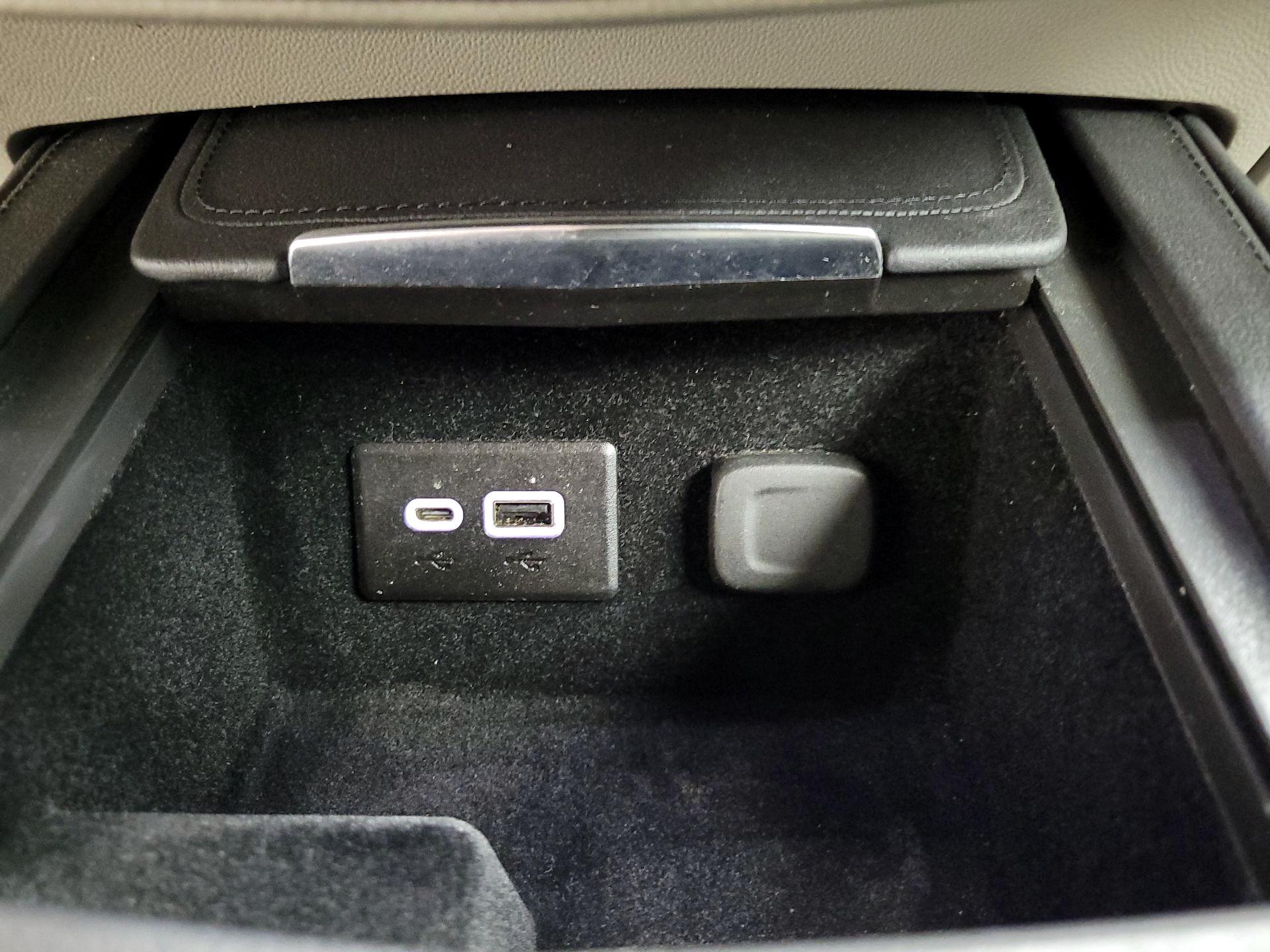 Thumbnail: 2023 Cadillac XT4 - 19