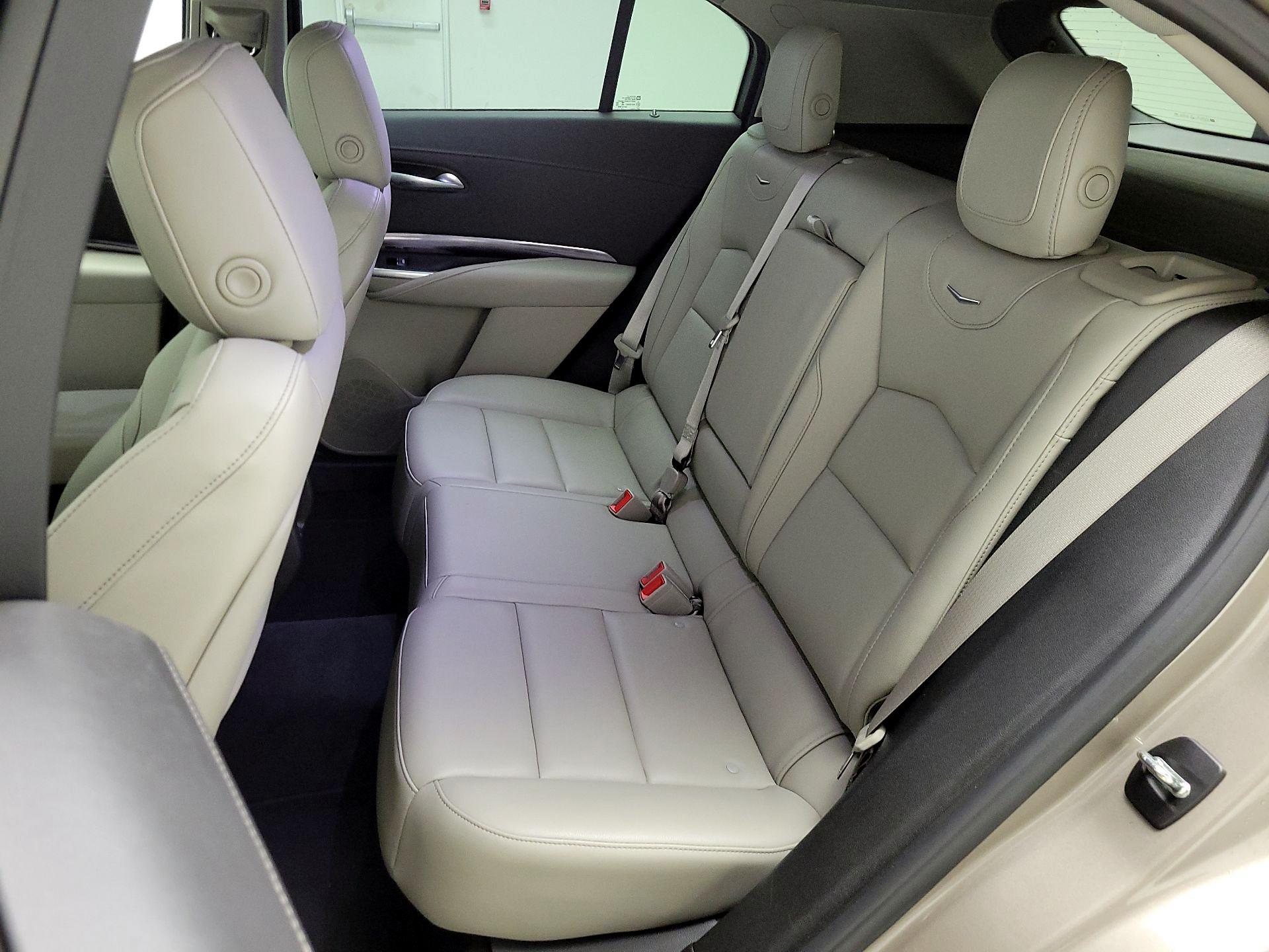 Thumbnail: 2023 Cadillac XT4 - 20