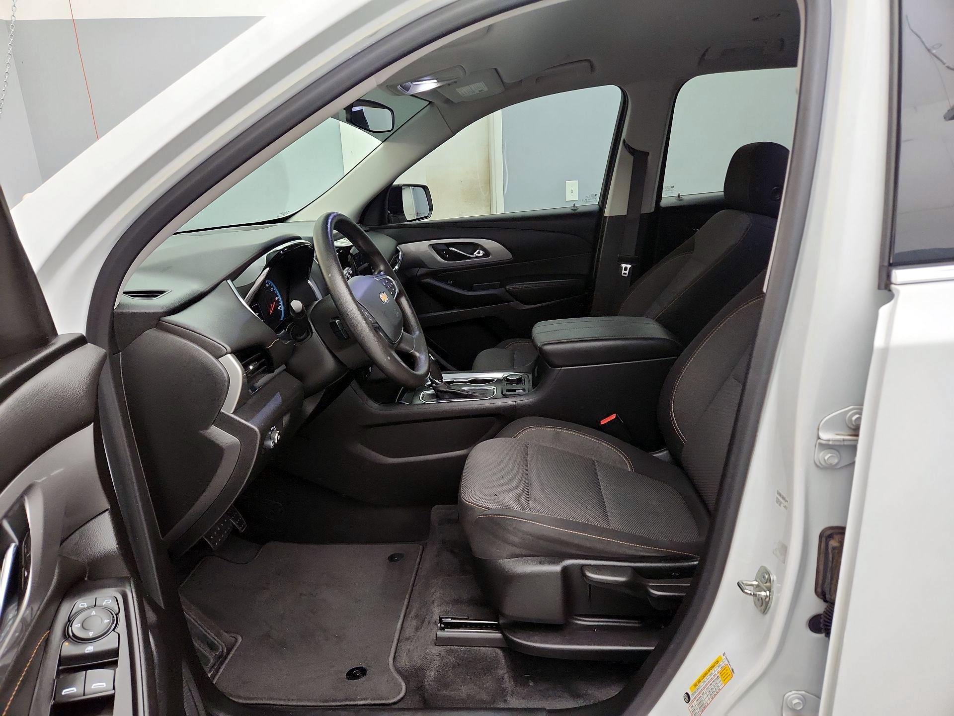 Thumbnail: 2020 Chevrolet Traverse - 11