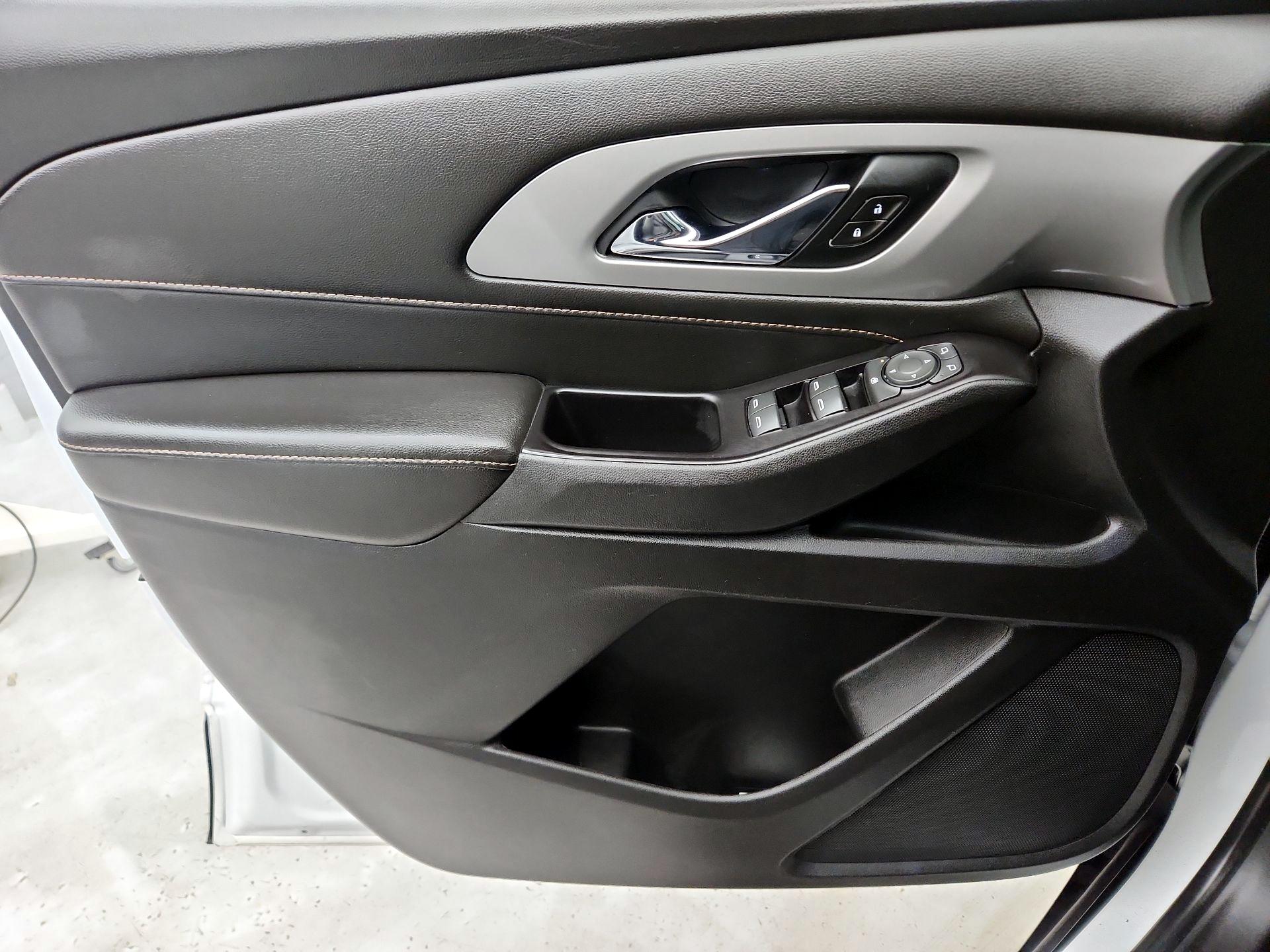 Thumbnail: 2020 Chevrolet Traverse - 12