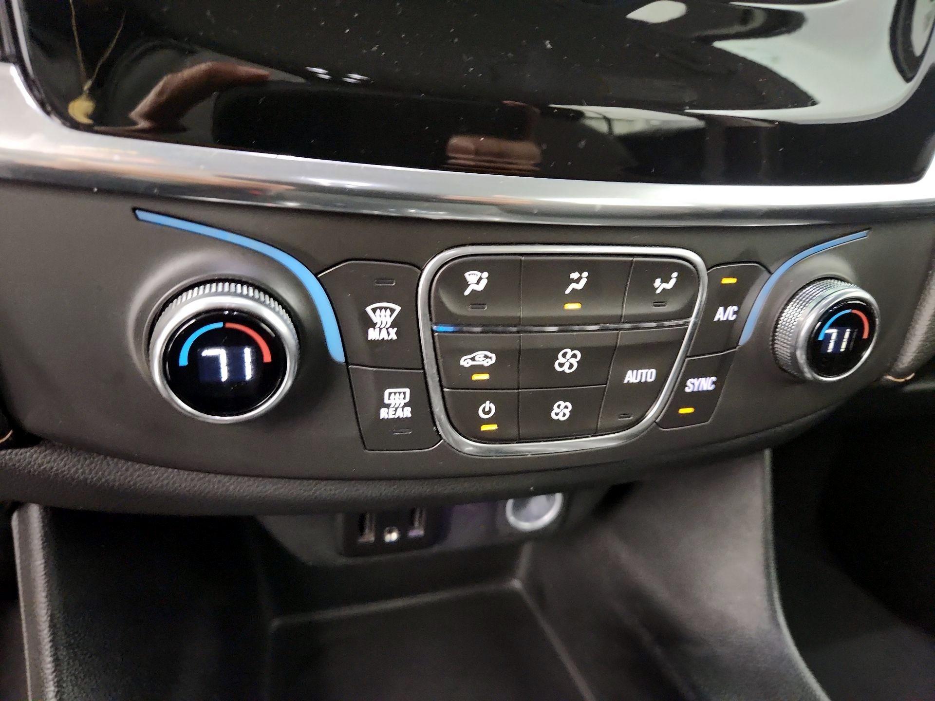 Thumbnail: 2020 Chevrolet Traverse - 16