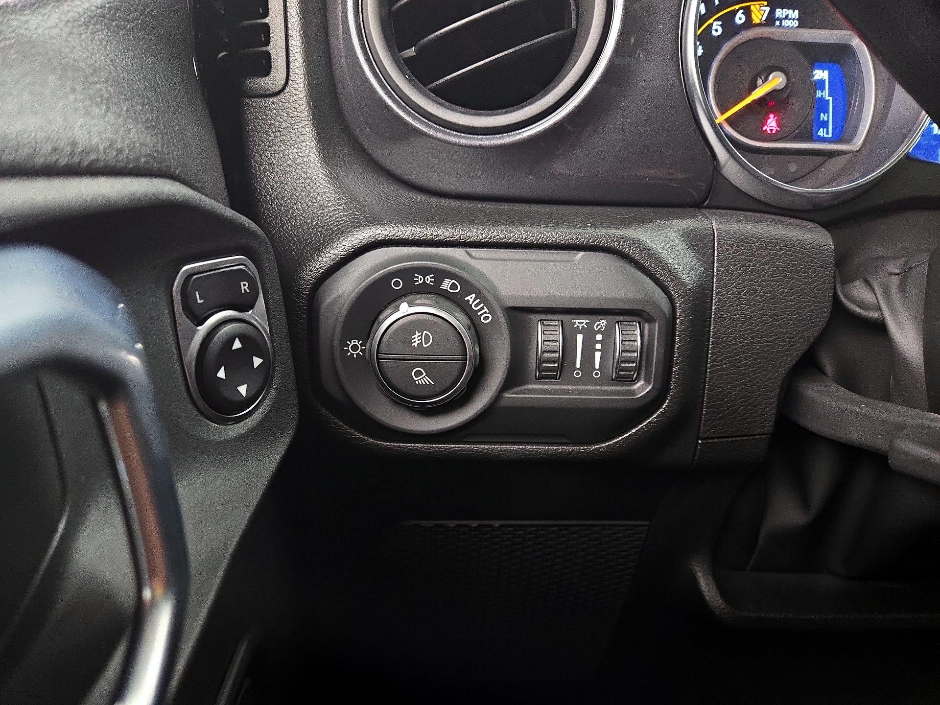 Thumbnail: 2022 Jeep Gladiator - 13