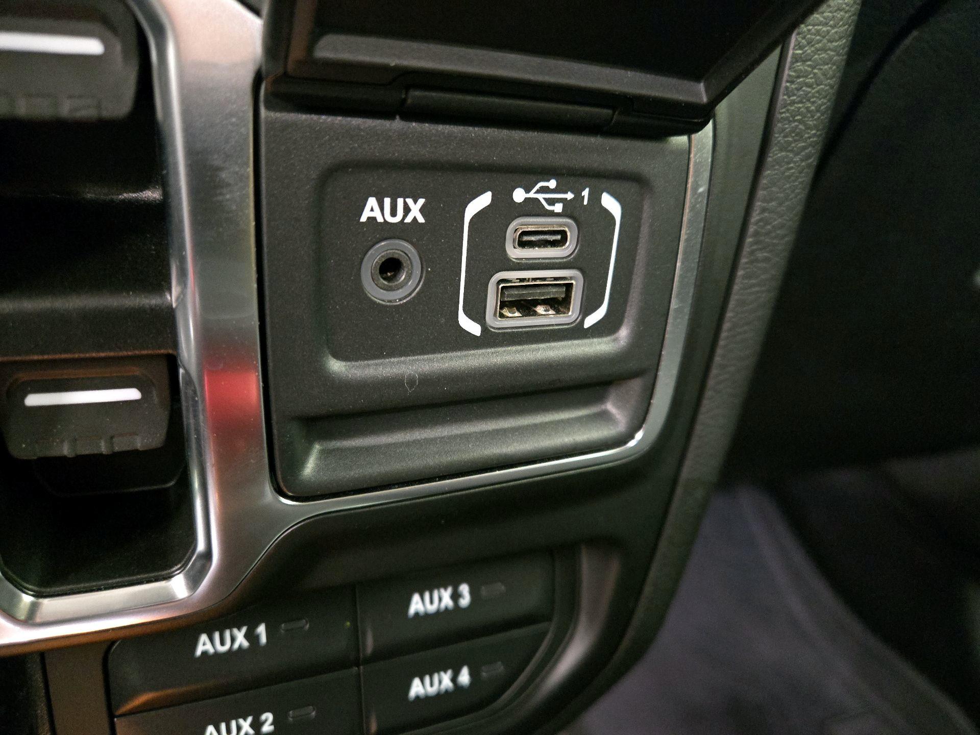 Thumbnail: 2022 Jeep Gladiator - 18