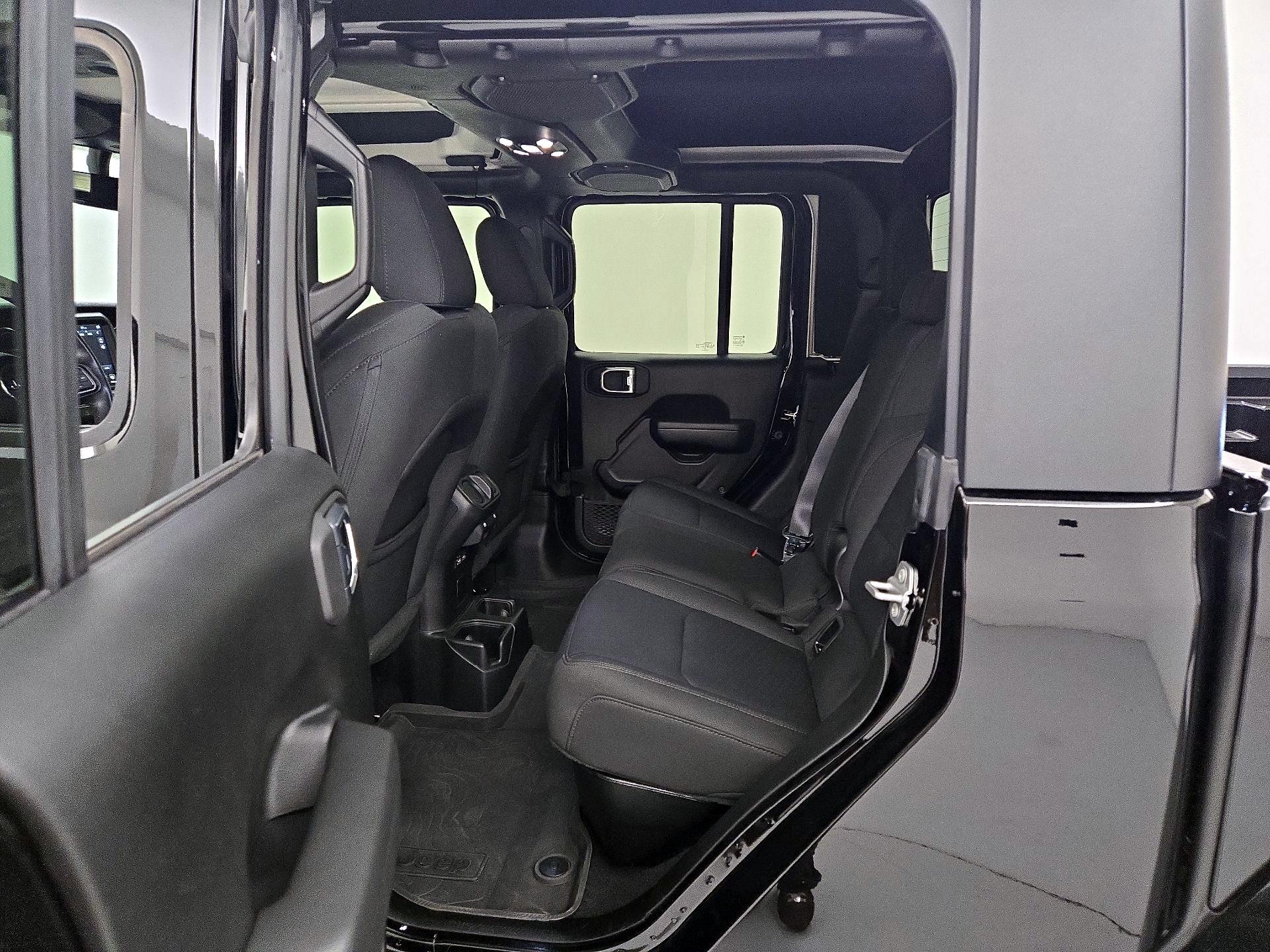 Thumbnail: 2022 Jeep Gladiator - 19