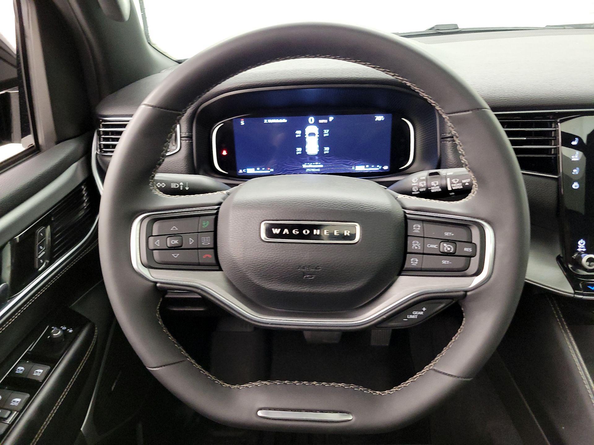 Thumbnail: 2023 Jeep Wagoneer - 10