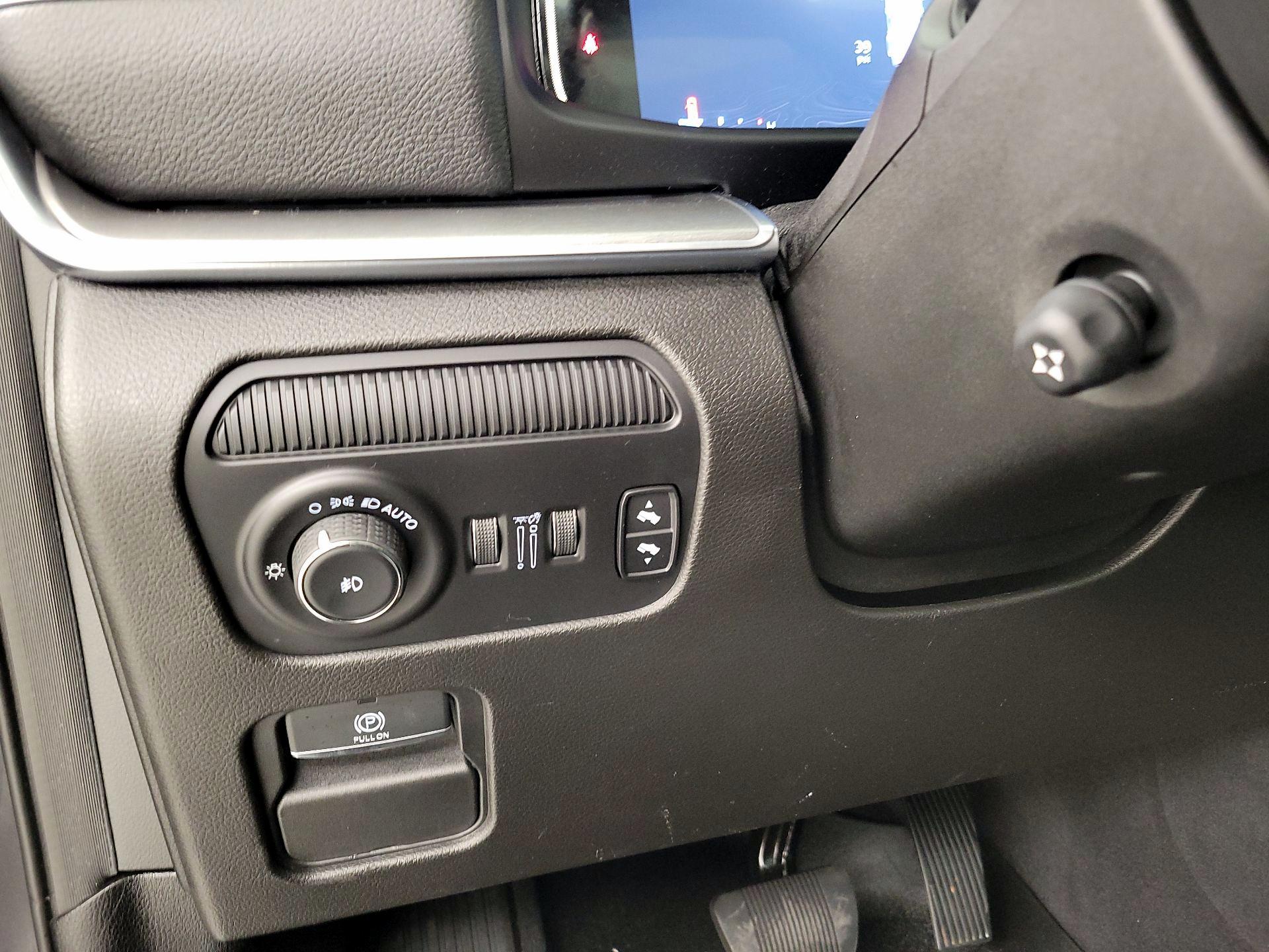 Thumbnail: 2023 Jeep Wagoneer - 13