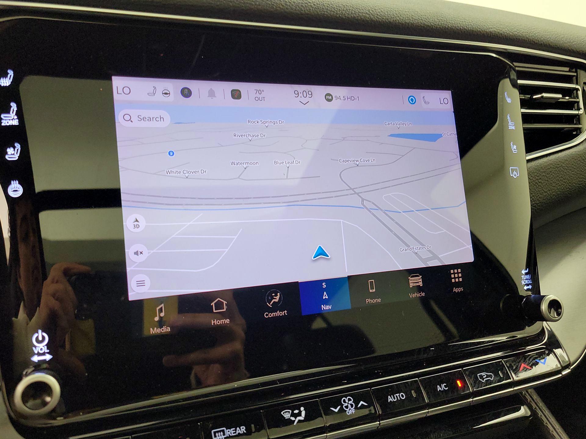 Thumbnail: 2023 Jeep Wagoneer - 14