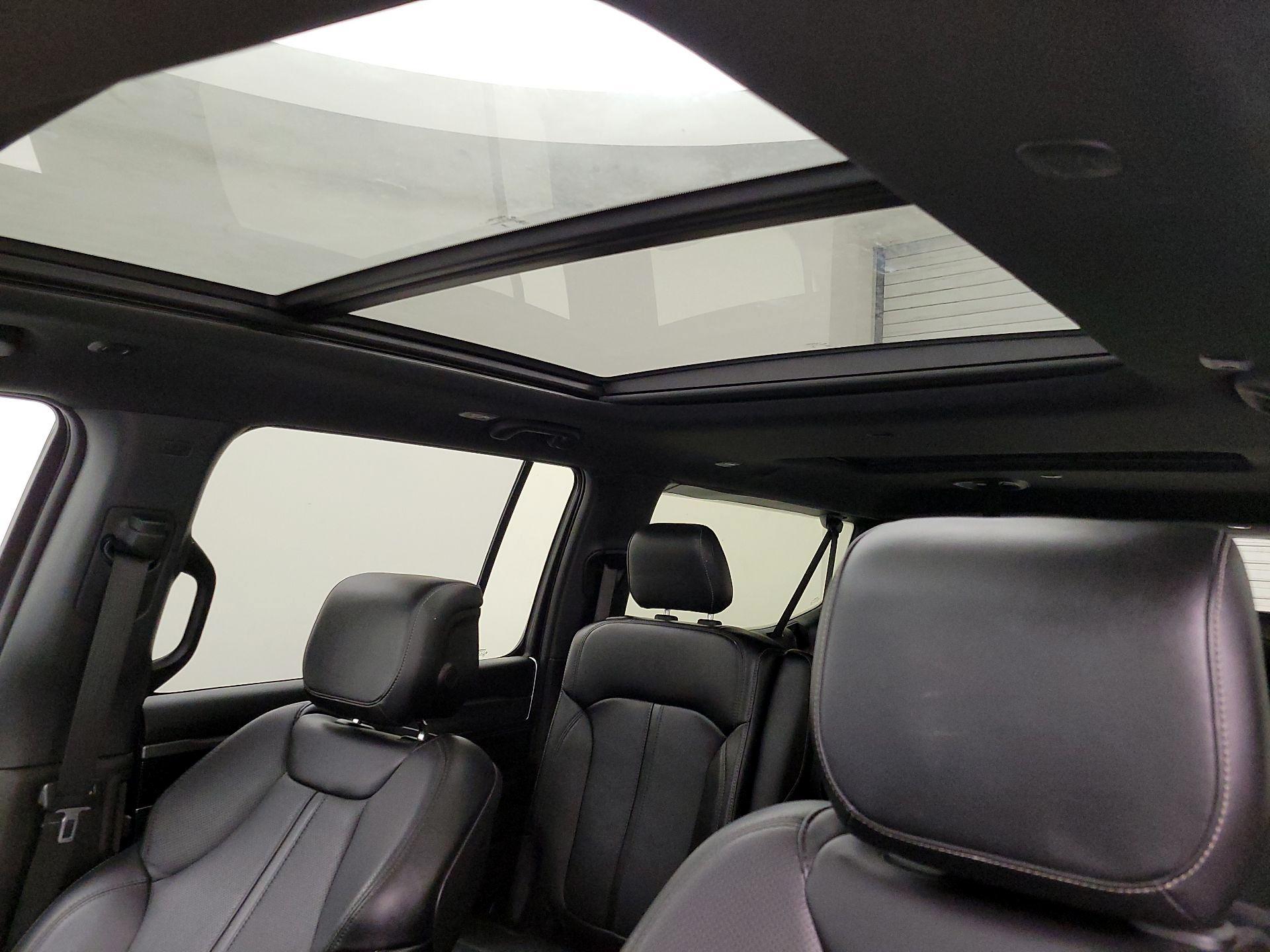 Thumbnail: 2023 Jeep Wagoneer - 20