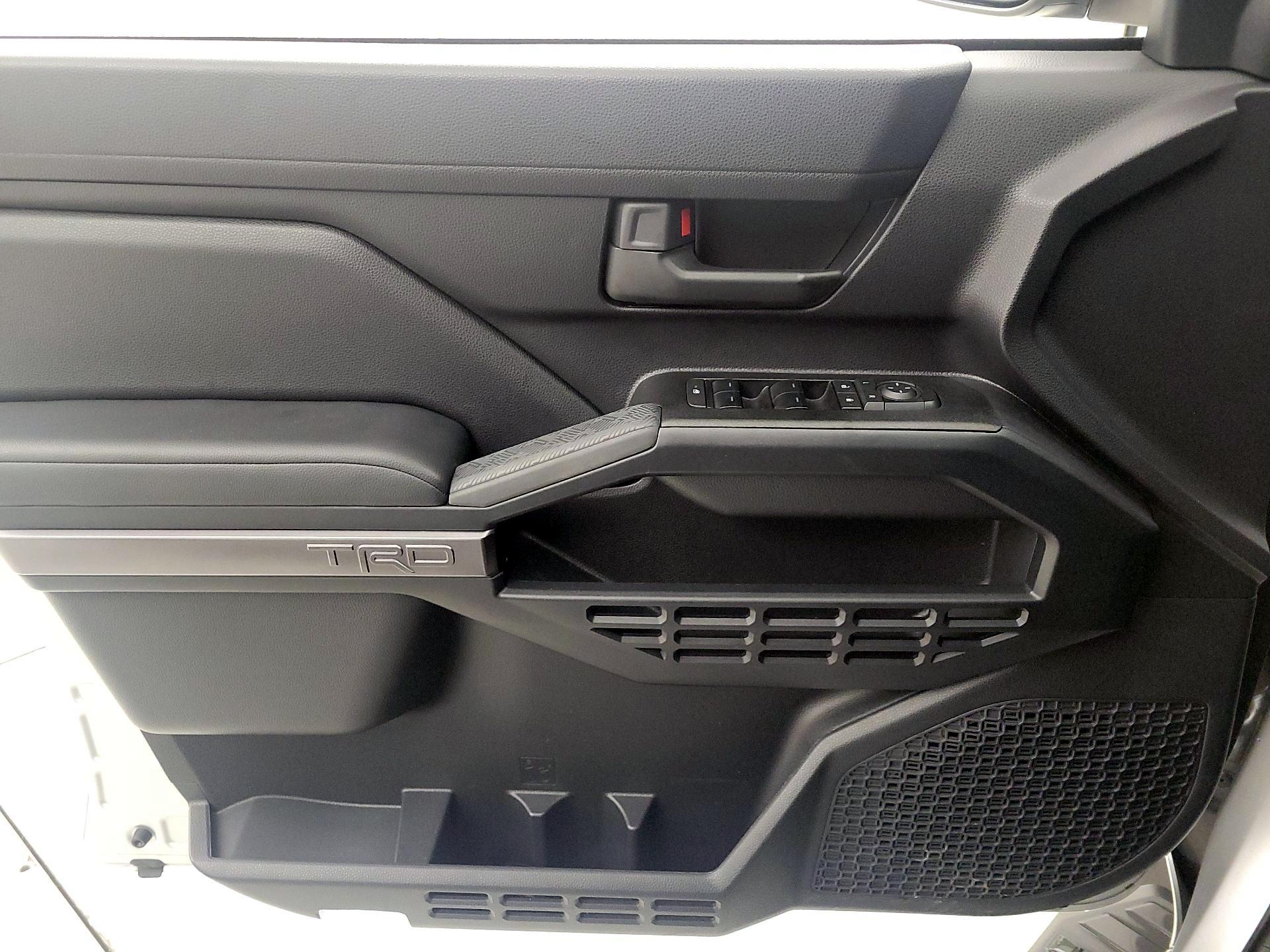 Thumbnail: 2025 Toyota 4Runner - 12