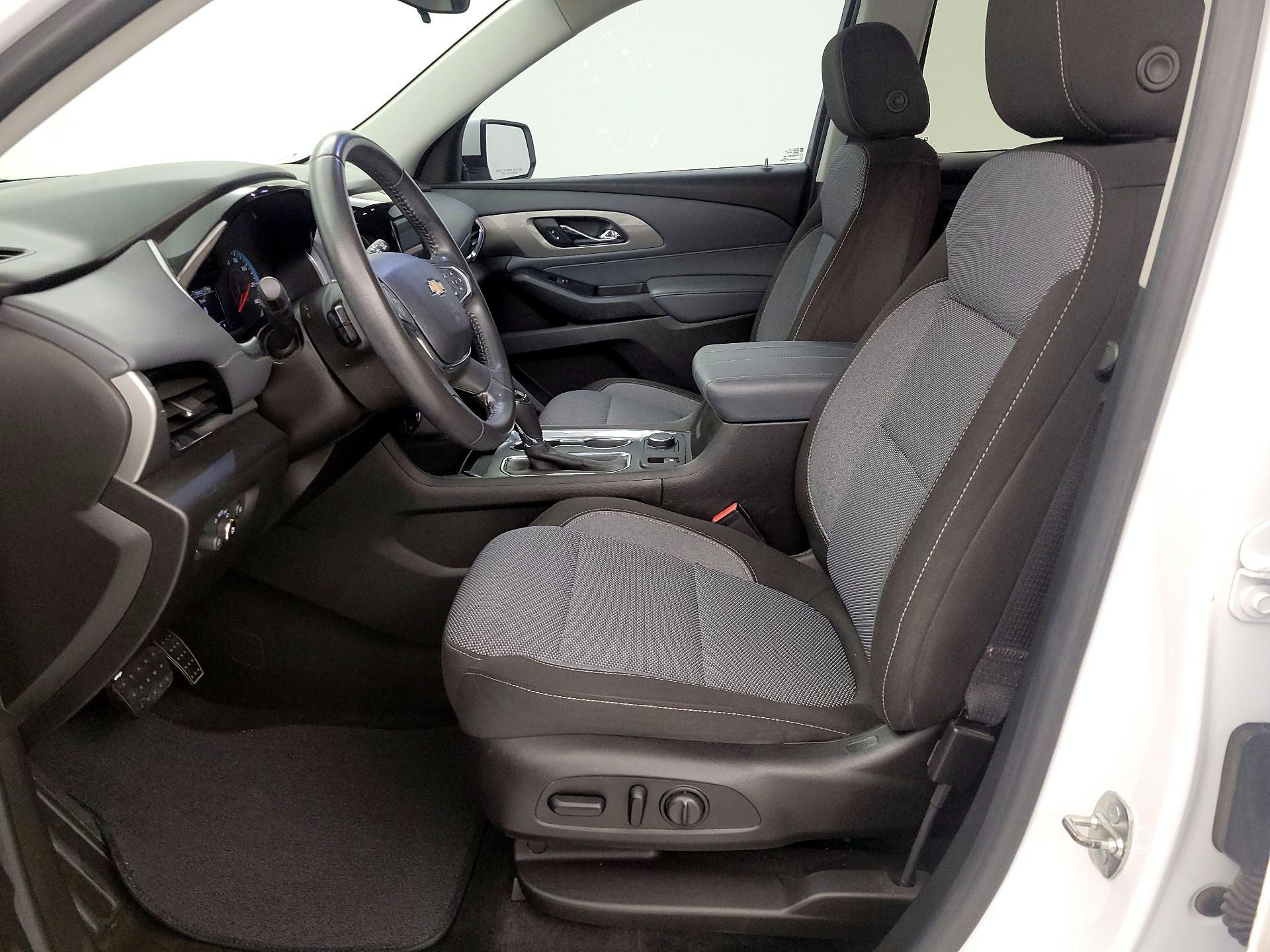 Thumbnail: 2018 Chevrolet Traverse - 11