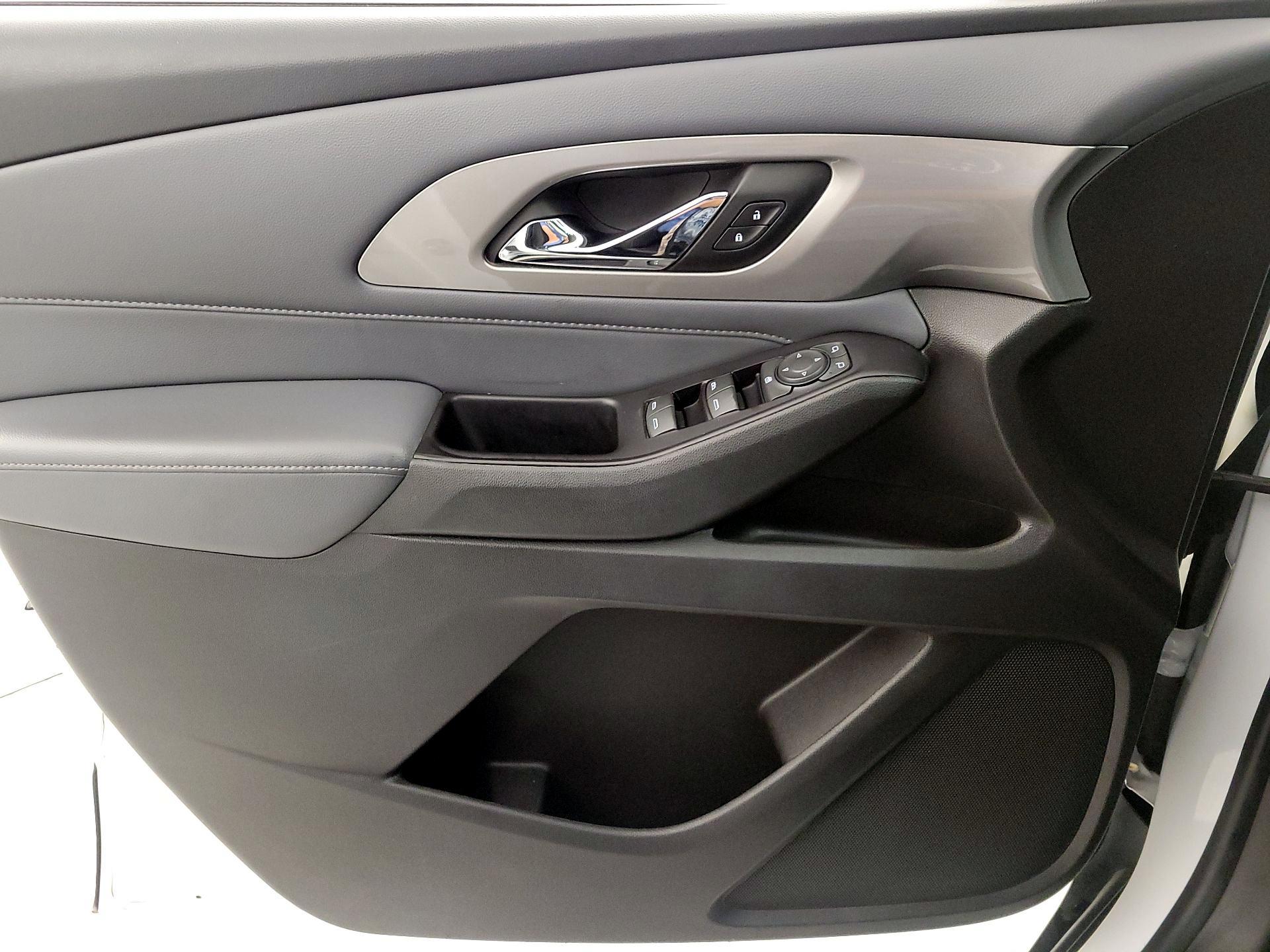 Thumbnail: 2018 Chevrolet Traverse - 12