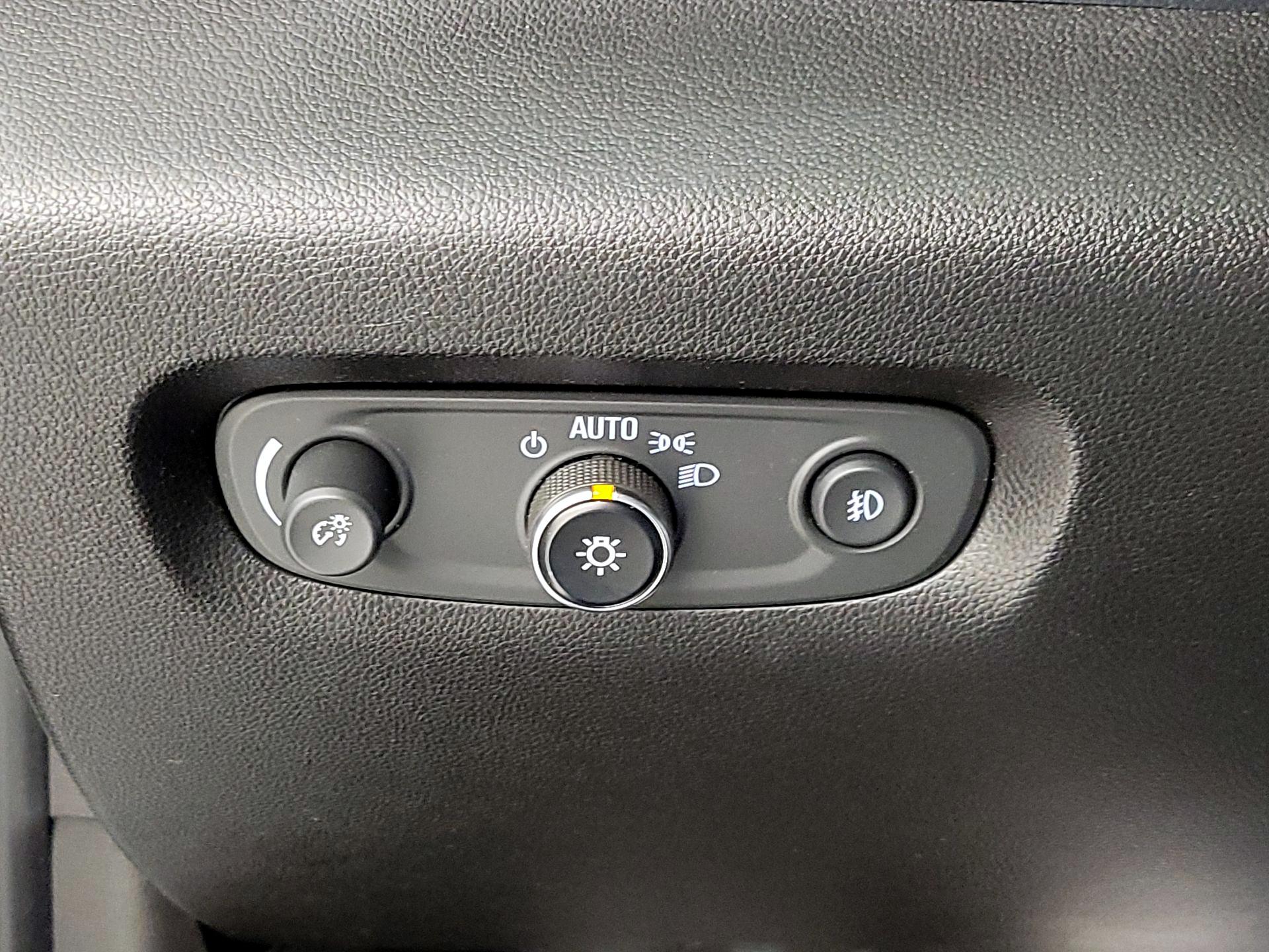 Thumbnail: 2018 Chevrolet Traverse - 13